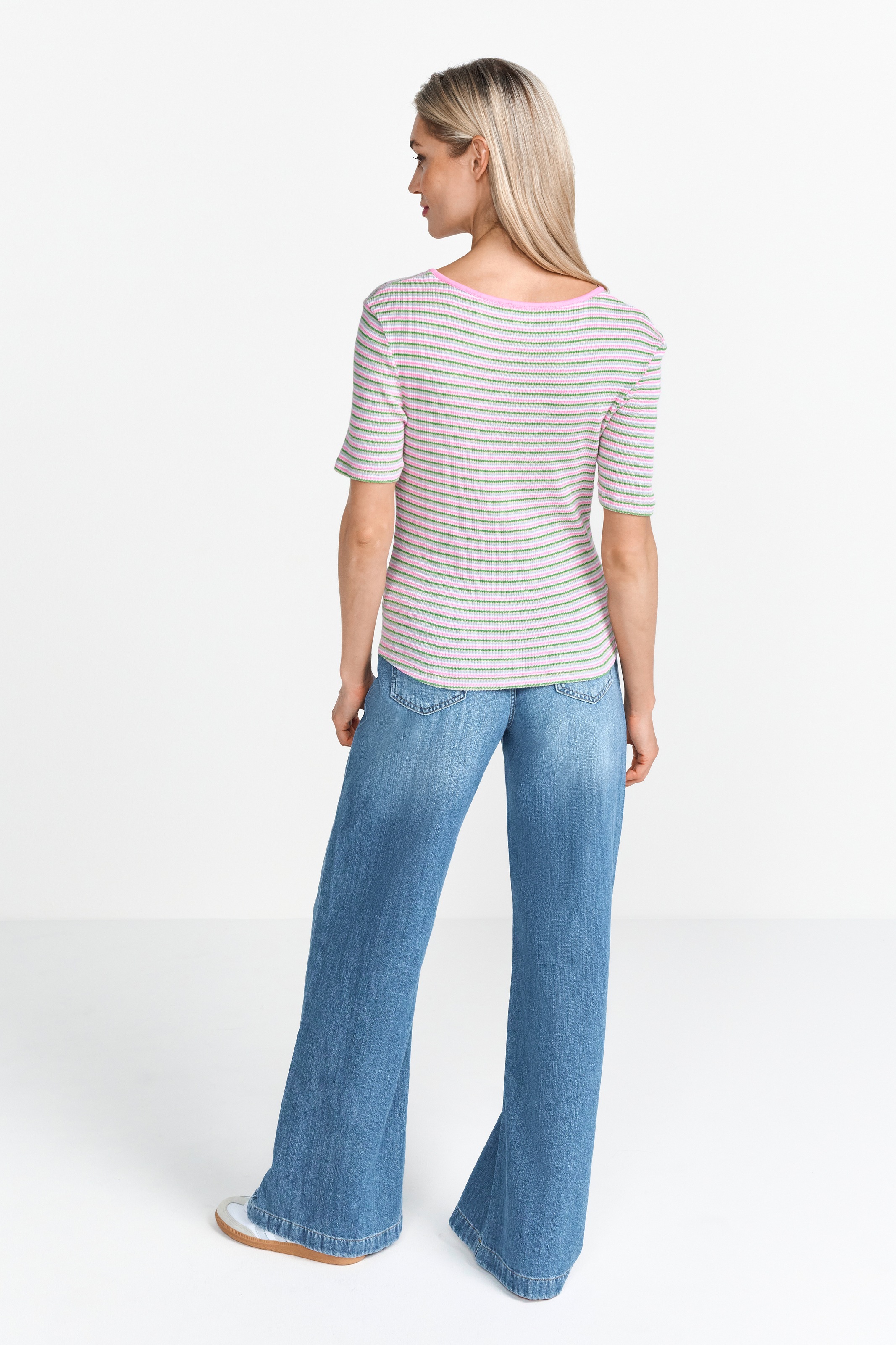 RICHROYAL Kurzarmshirt, Mit tiefem Rundhalsausschnitt