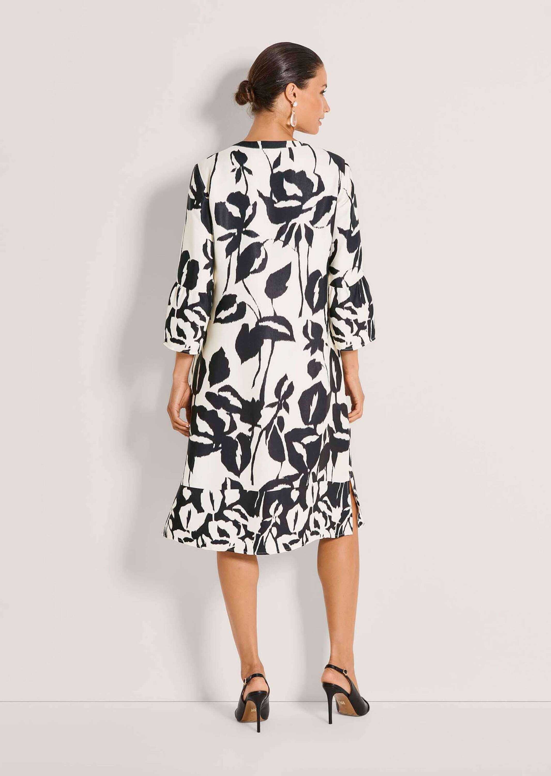 MADELEINE Sommerkleid »Sommerkleid Druckkleid mit floralem Muster« Ärmel mit Volantabschluss