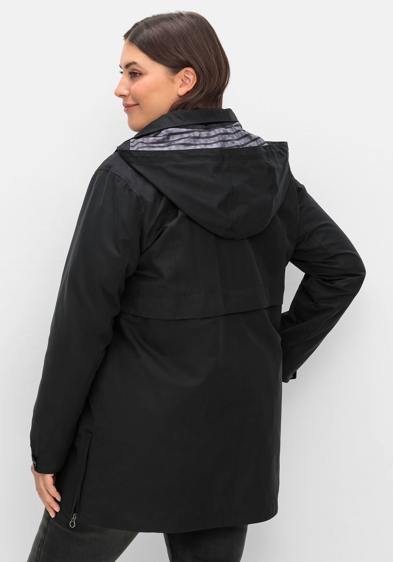 Sheego Outdoorjacke »Parka mit gestreiftem Futter, wasserabweisend«