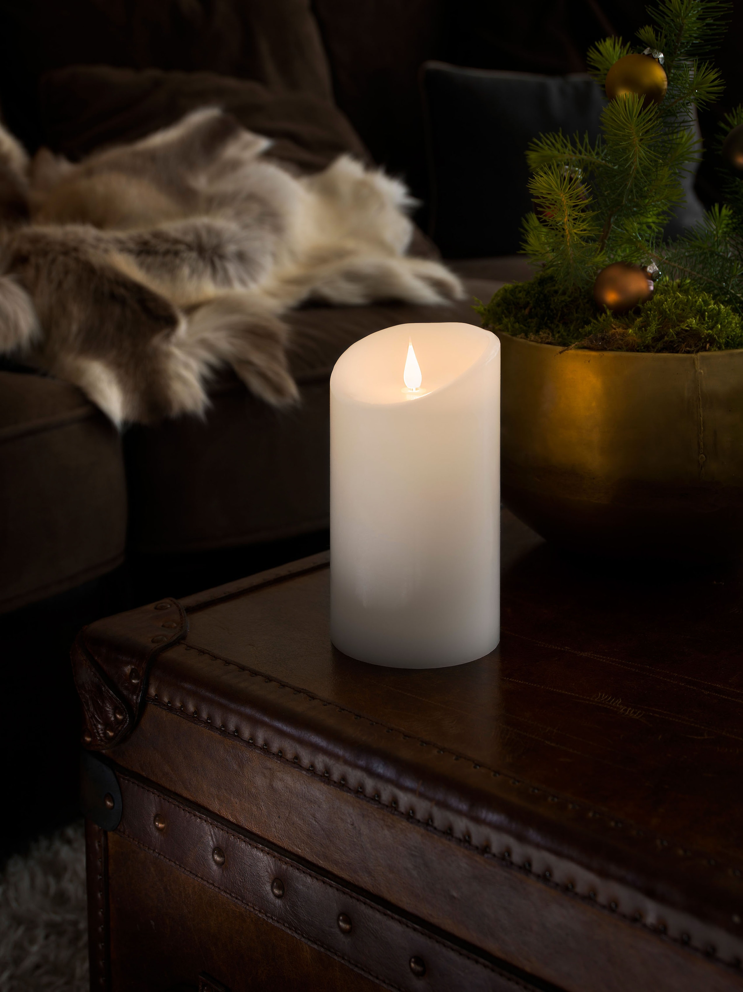 LED-Kerze »Weihnachtsdeko«, LED Echtwachskerze, weiß, mit 3D Flamme, Ø 10 cm, Höhe: 18 cm