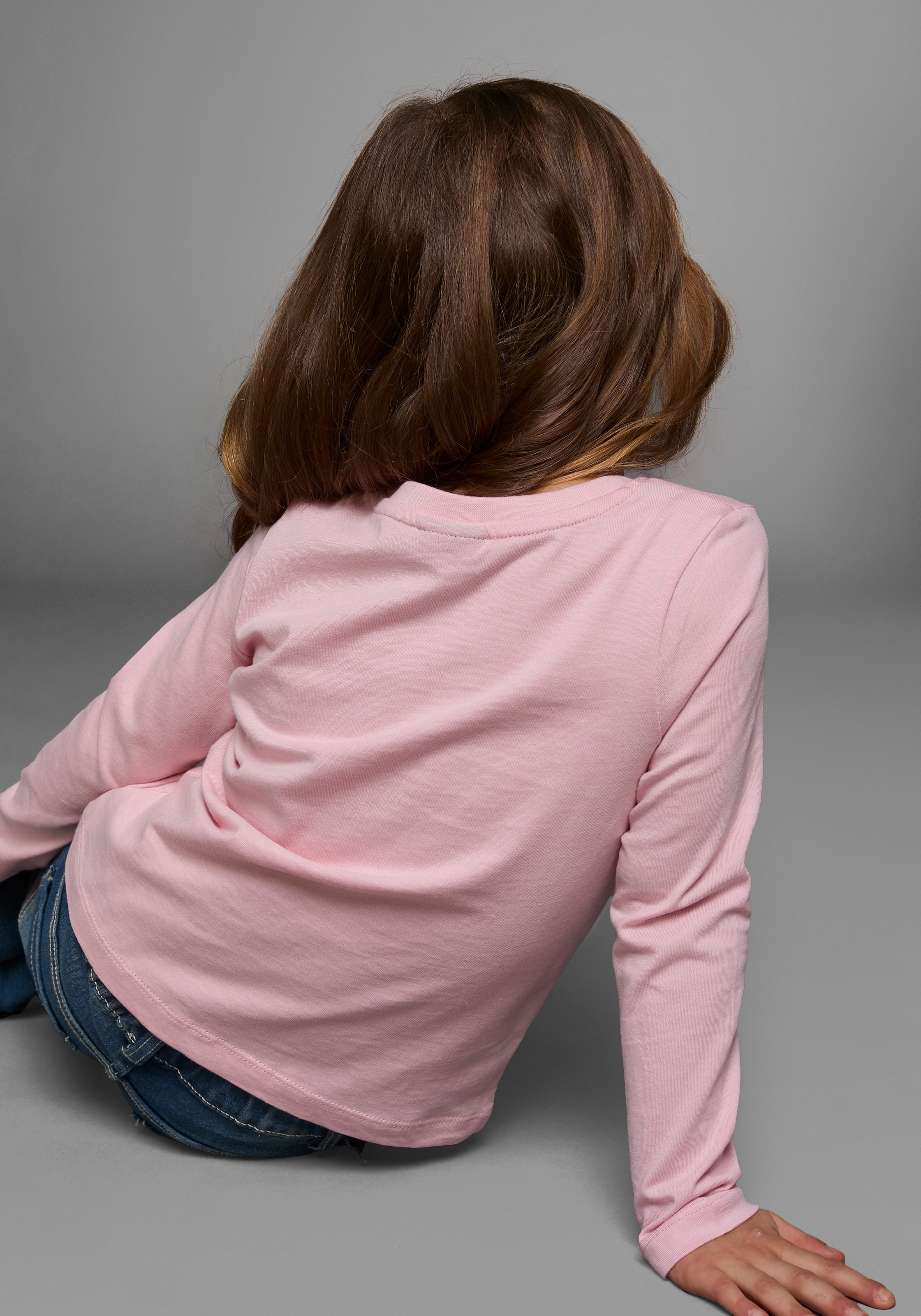 KIDSWORLD Langarmshirt »Regenbogen Pailletten-Applikation«, Langarm, Basic-Passform, mit schimmernden Pailletten-Applikationen