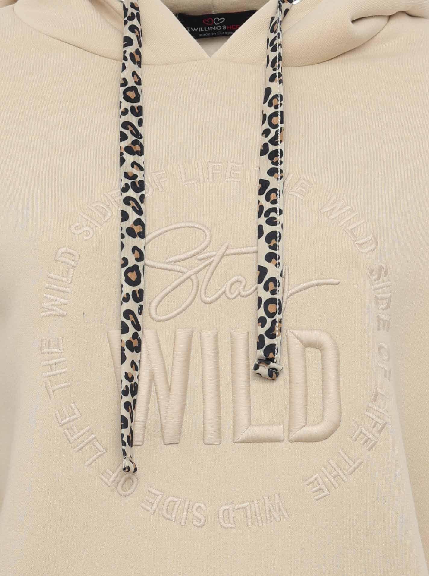 Zwillingsherz Hoodie »"Nelina"«, mit Leo Band und schlichter Stickerei "Stay Wild"