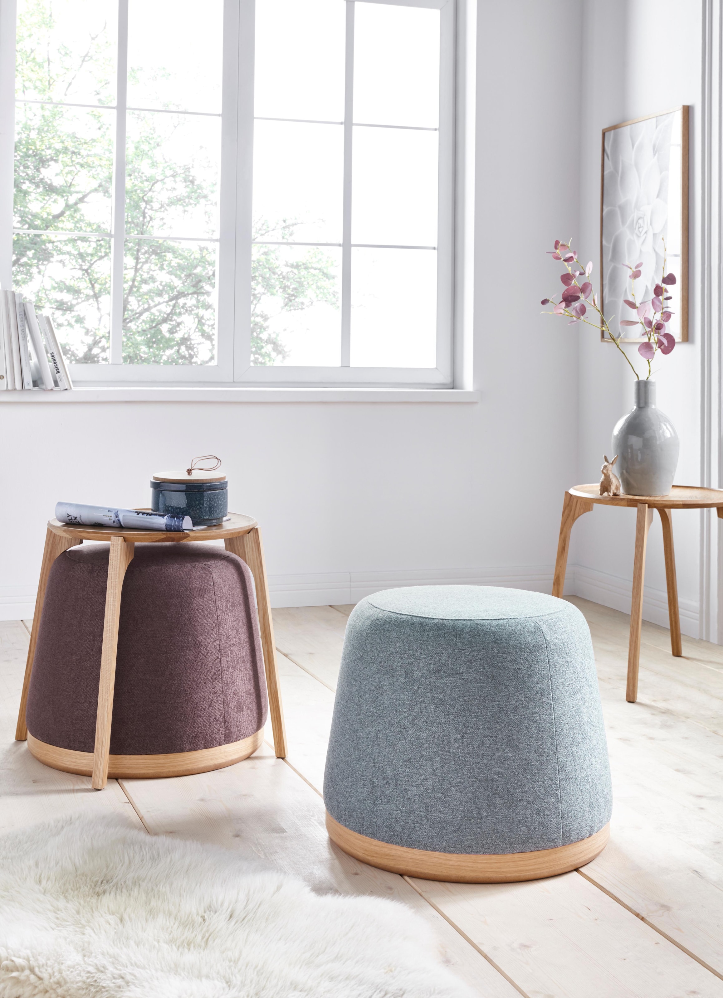 Poufs in Grau und Braun