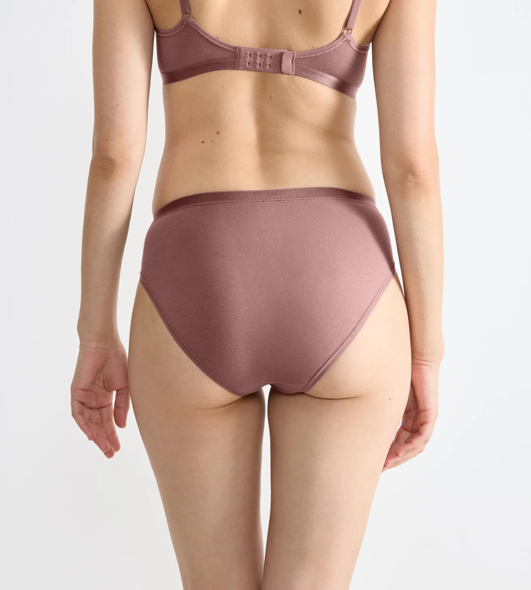 sloggi Tai-Slip »GO Daily Cotton« Glanz-Effekt Details, hoher Beinausschnitt, weich, elastisch