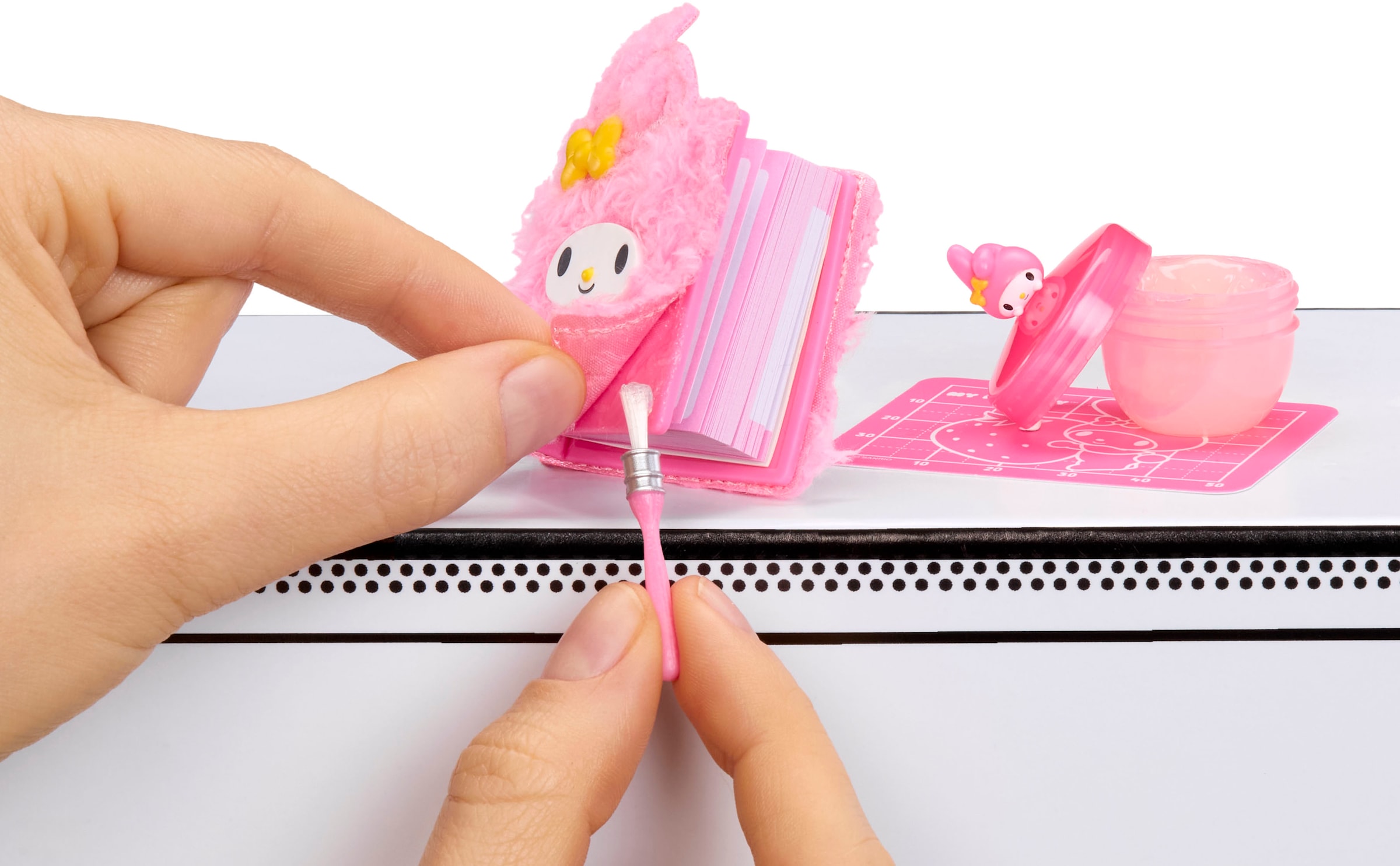 MGA ENTERTAINMENT Kreativset »MGA's Miniverse - Make It Mini SANRIO Series 3«