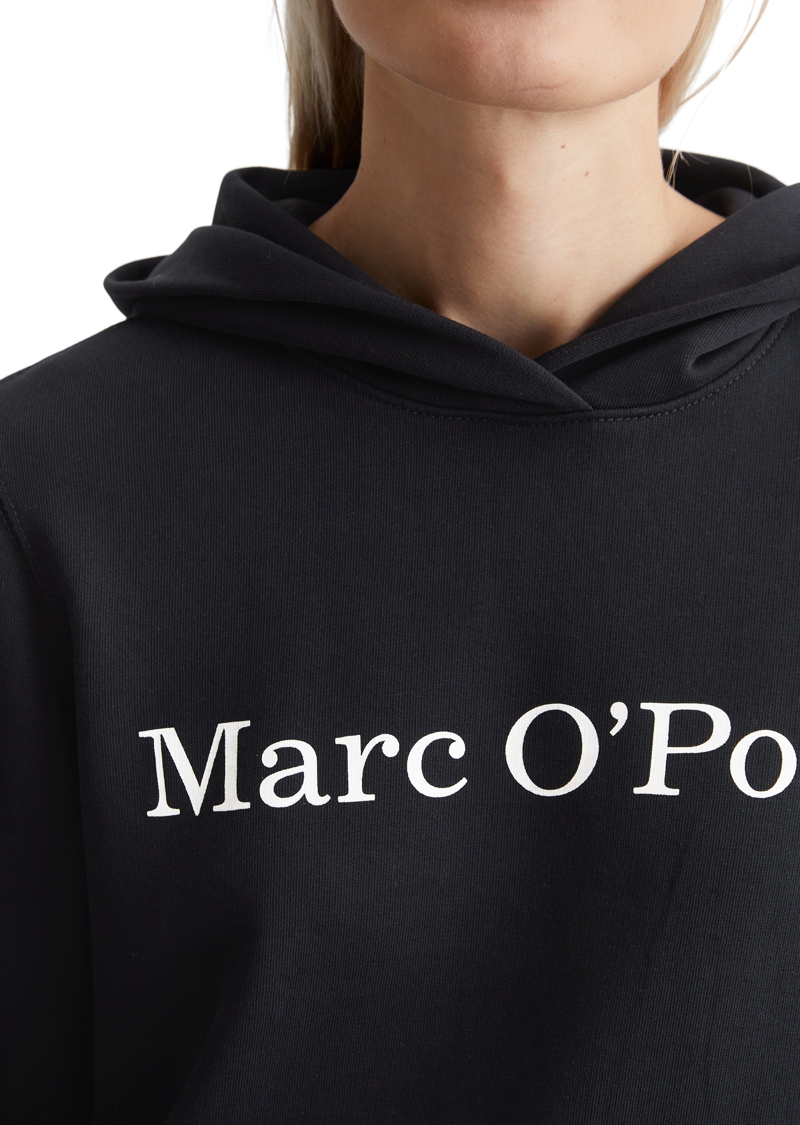 Marc O'Polo Hoodie, auf der Brust ist eine farblich passende Logo-Stickerei