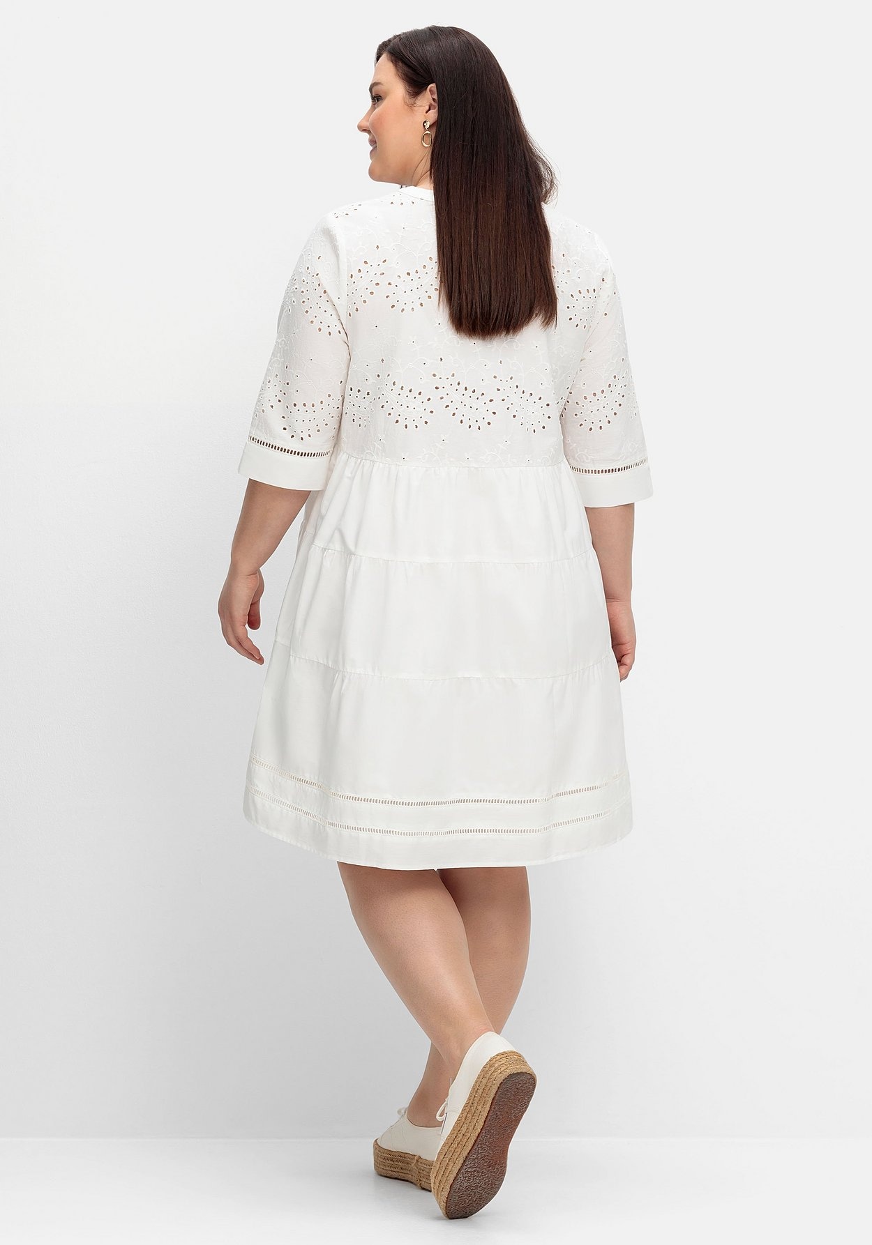 Sheego Sommerkleid »Kurzes Kleid mit Lochstickerei und Ajourmuster«