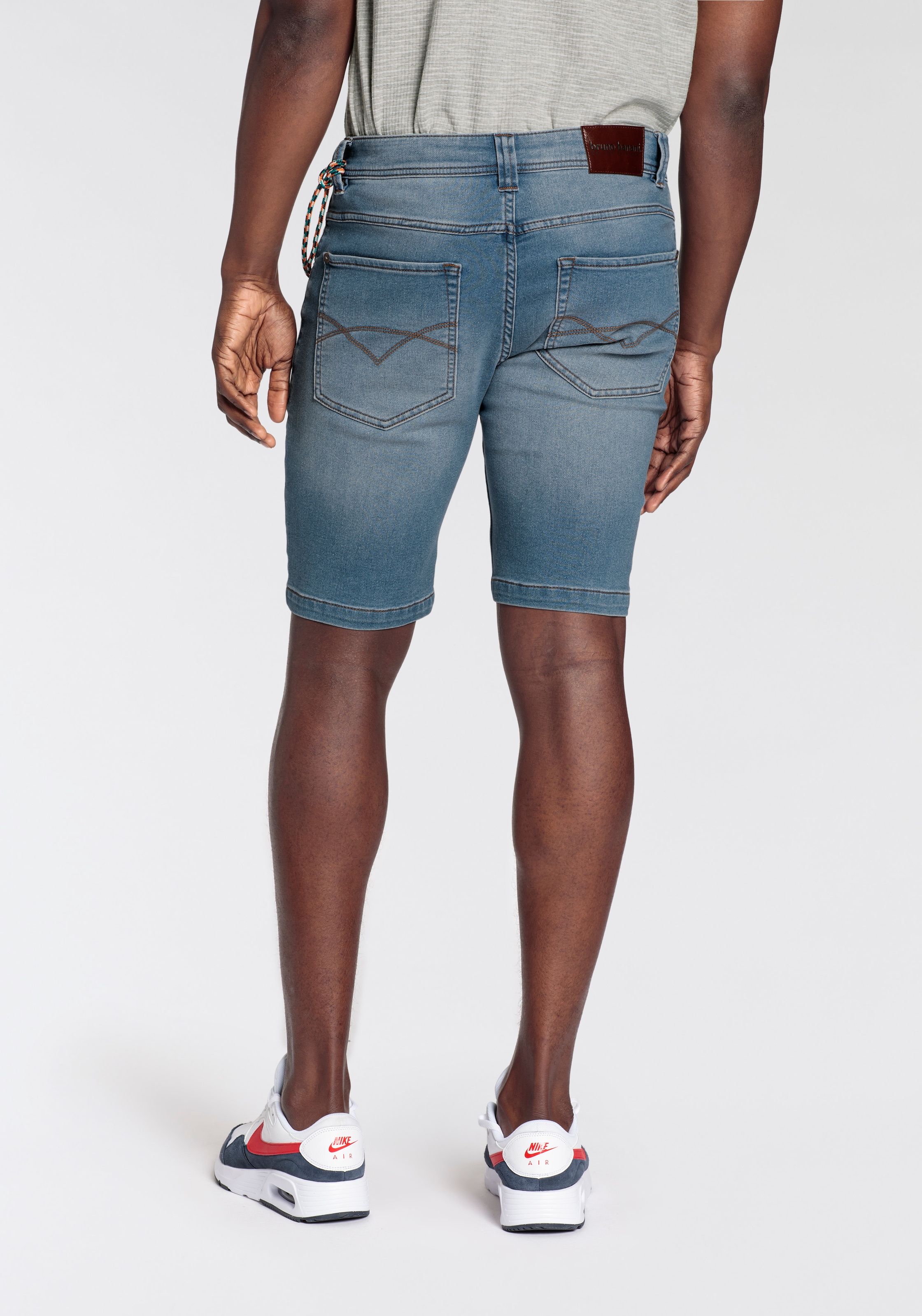 Bruno Banani Jeansshorts, (Set, 2 tlg., mit Band), bequemer Sitz, gerade Beinform, mit praktischen Taschen