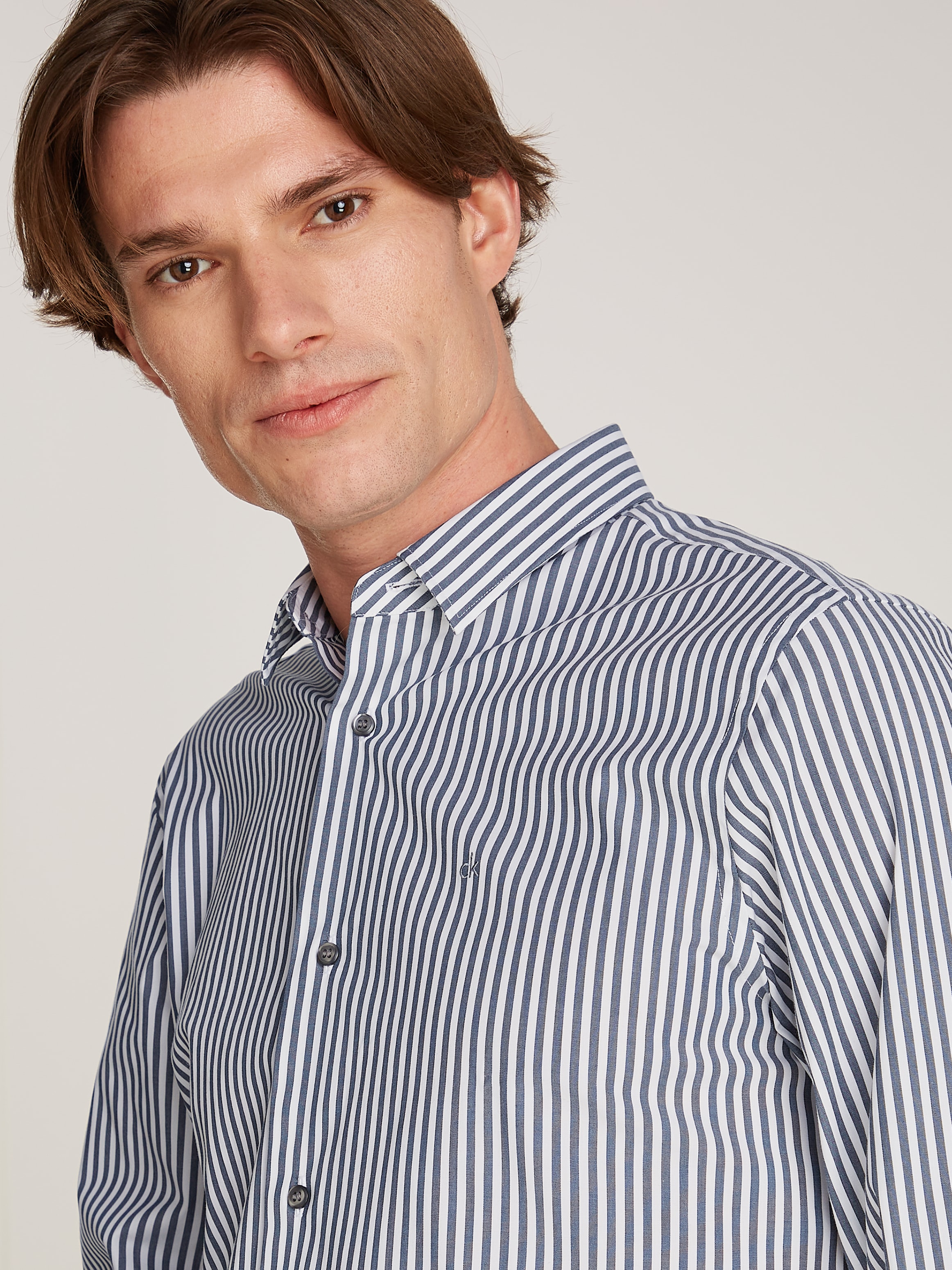 Calvin Klein Langarmhemd »POPLIN STRETCH STRIPE SHIRT«, mit Streifenmuster und Logostickerei