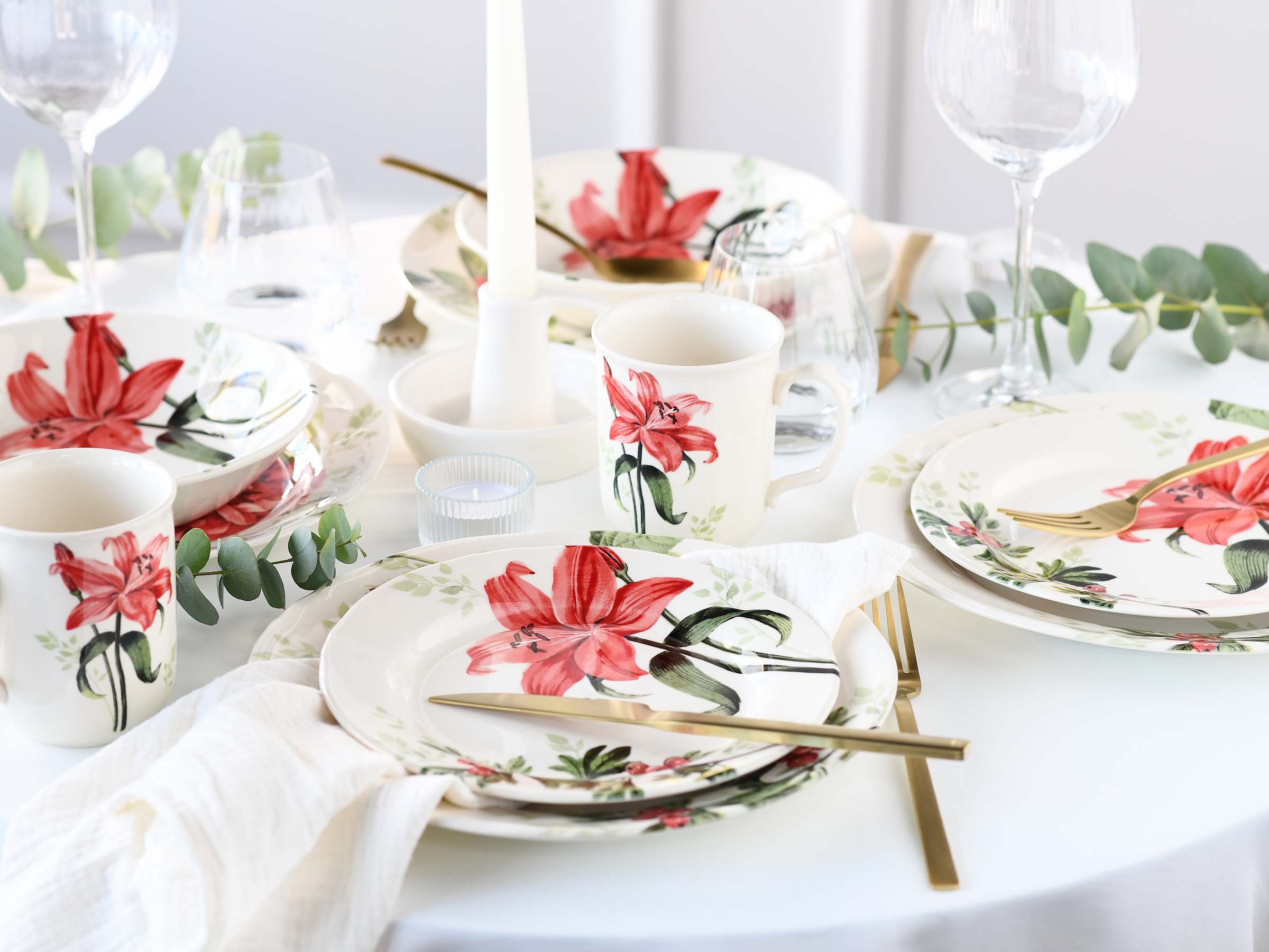 CreaTable Kombiservice »Geschirr-Set Rosemary«, (Set, 16 tlg., Kaffeeservice und Tafelservice im Set, für 4 Personen), Service, Rosen/Blumendekor, 16 Teile, für 4 Personen