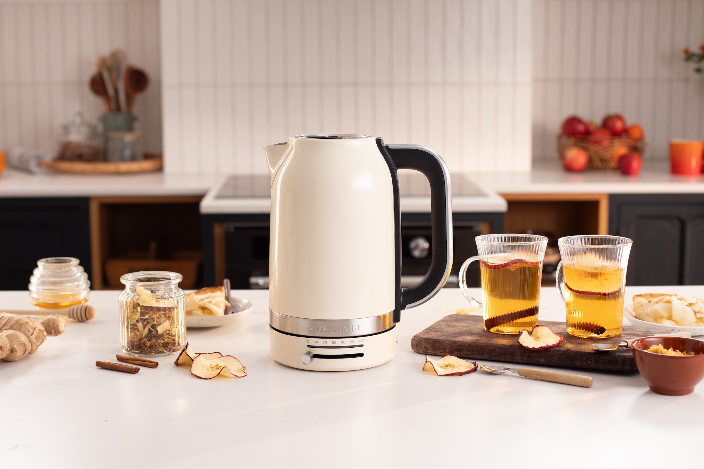 KitchenAid Wasserkocher »5KEK1701EAC Creme«, 1,7 l, 2400 W