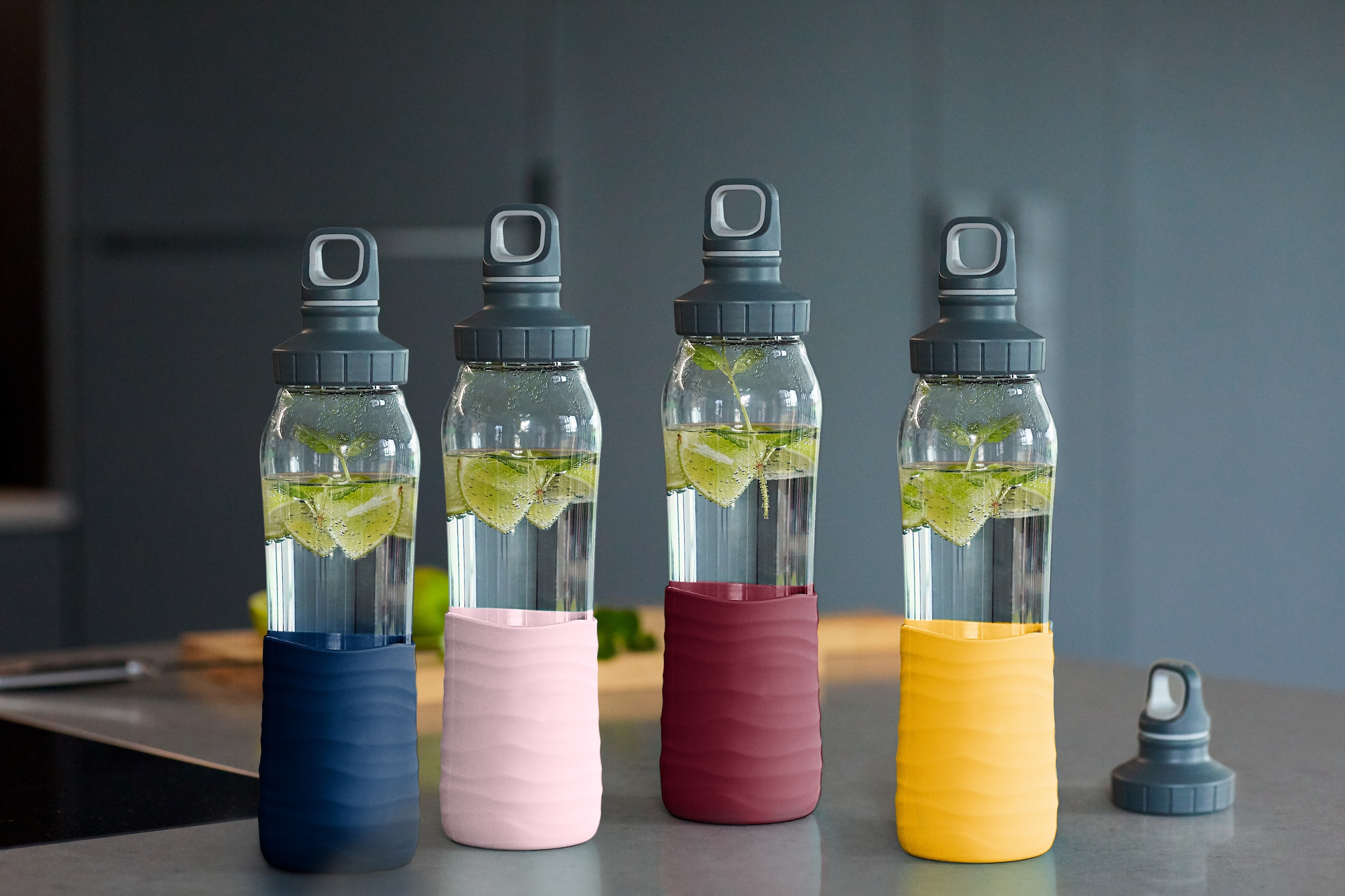 Emsa Trinkflasche »Drink2Go«, 0,7L, Glas, Schraubverschluss, spülmaschinenfest, Griff(Soft-Touch)