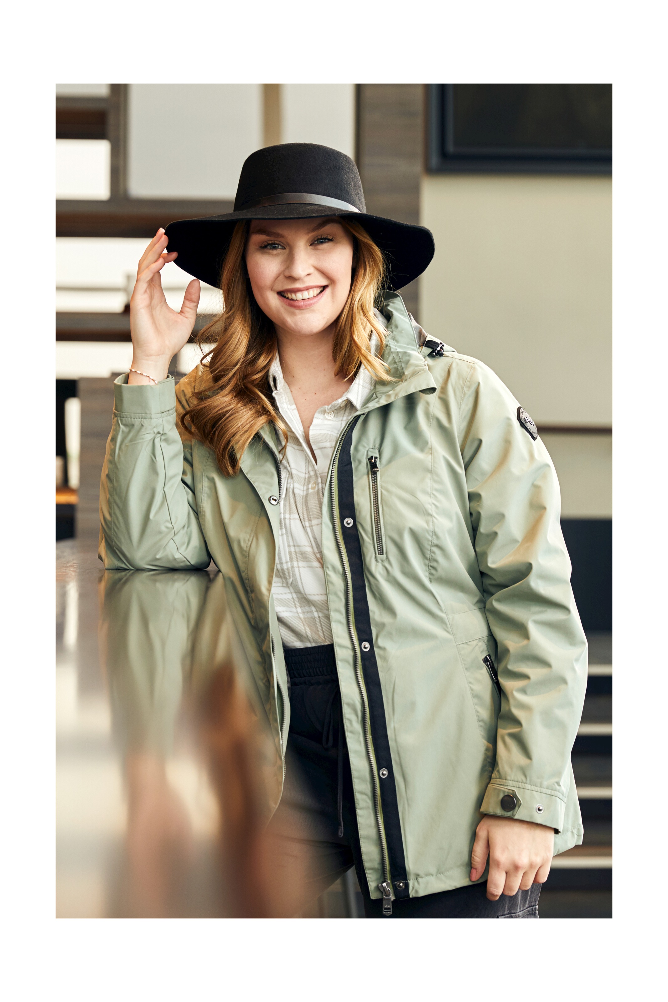 STOY Outdoorjacke »Thiant WMN JCKT C«, 100% wasserdichte STOY-Jacke, abnehmbare Kapuze, umweltfreundlich