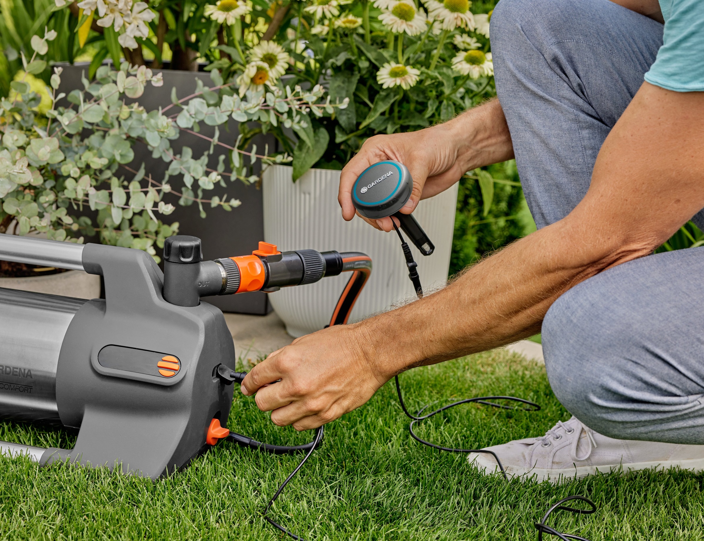 GARDENA Gartenpumpe »6300 SilentComfort«, besonders geräuscharm, mit Bluetooth®, 6300 l/h, 1050 W