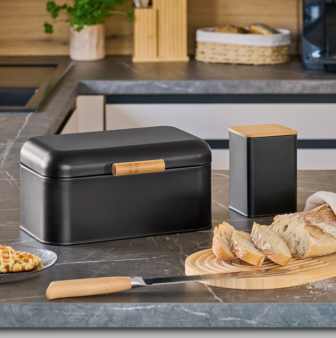 Zeller Present Brotkasten »Brotbox, Metall/Bambus« ca. 30,5x20,5x15 cm