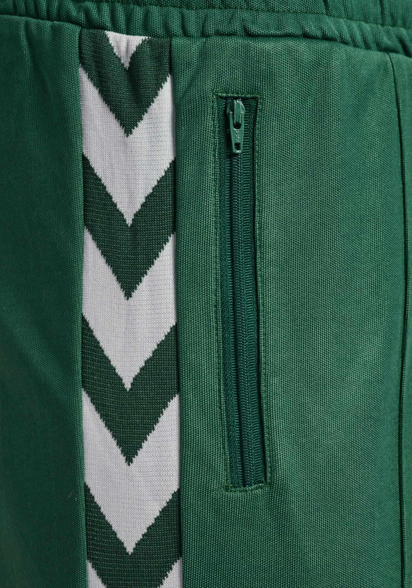 hummel Jogginghose »HMLARCHIVE REGULAR POLY PANTS«, (1 tlg.)