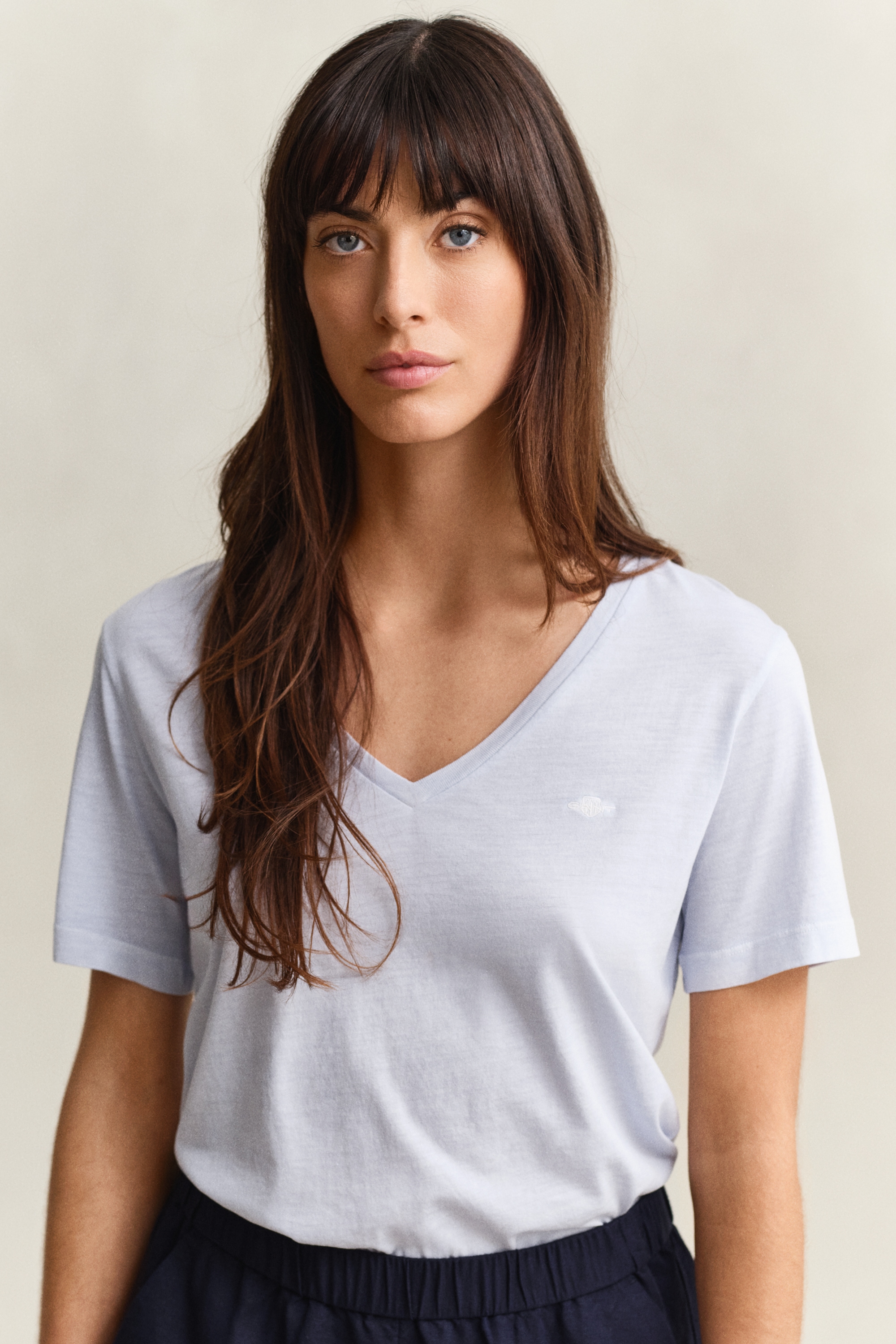 Gant T-Shirt »REGULAR WASHED SHIELD V-NECK« Regular fit mit V-Ausschnitt