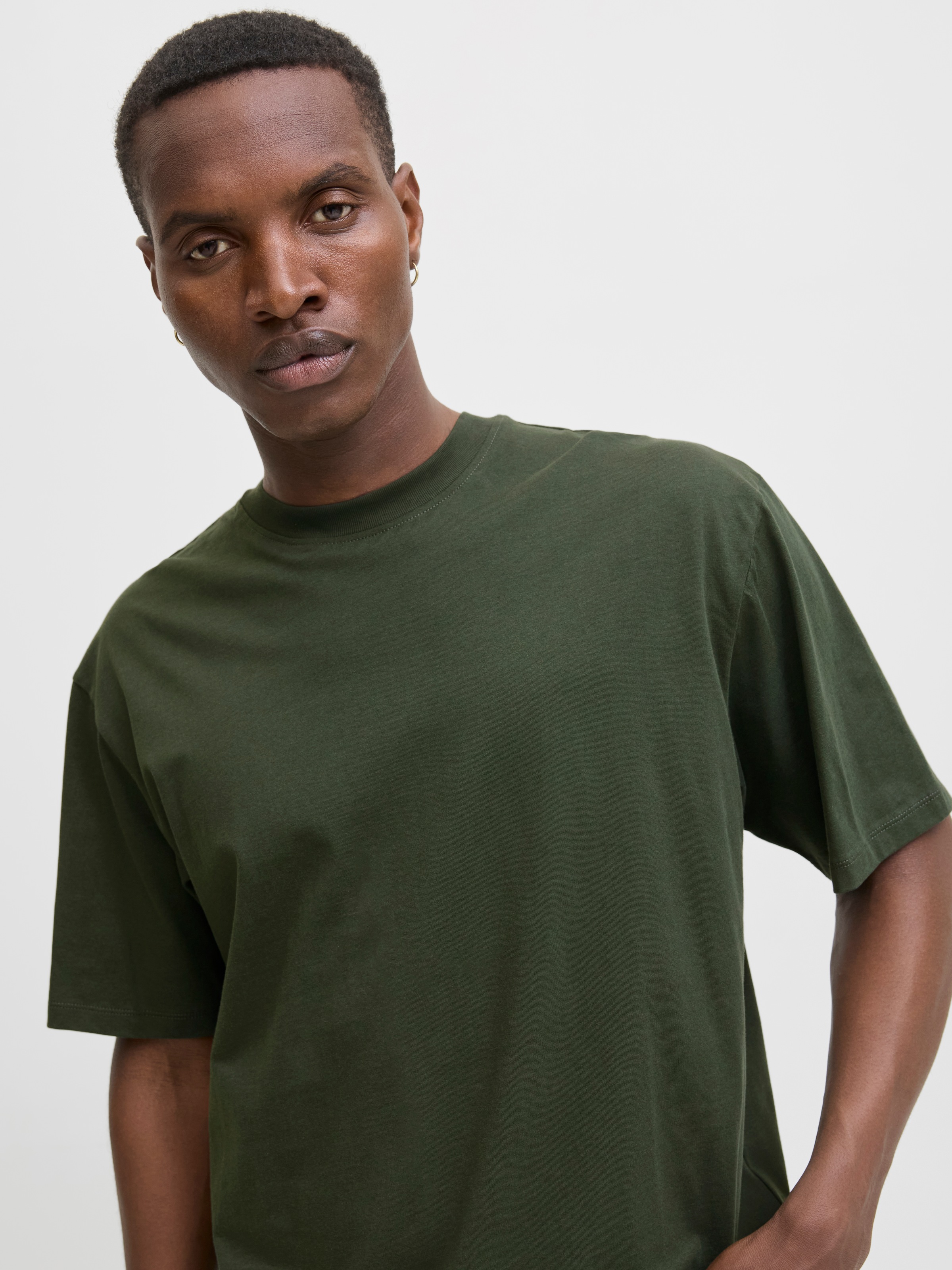 Jack & Jones Oversize-Shirt »JJEBRADLEY Oversize T-Shirt mit klassischem Rundhalsausschnitt« mit gekämmten Jersey
