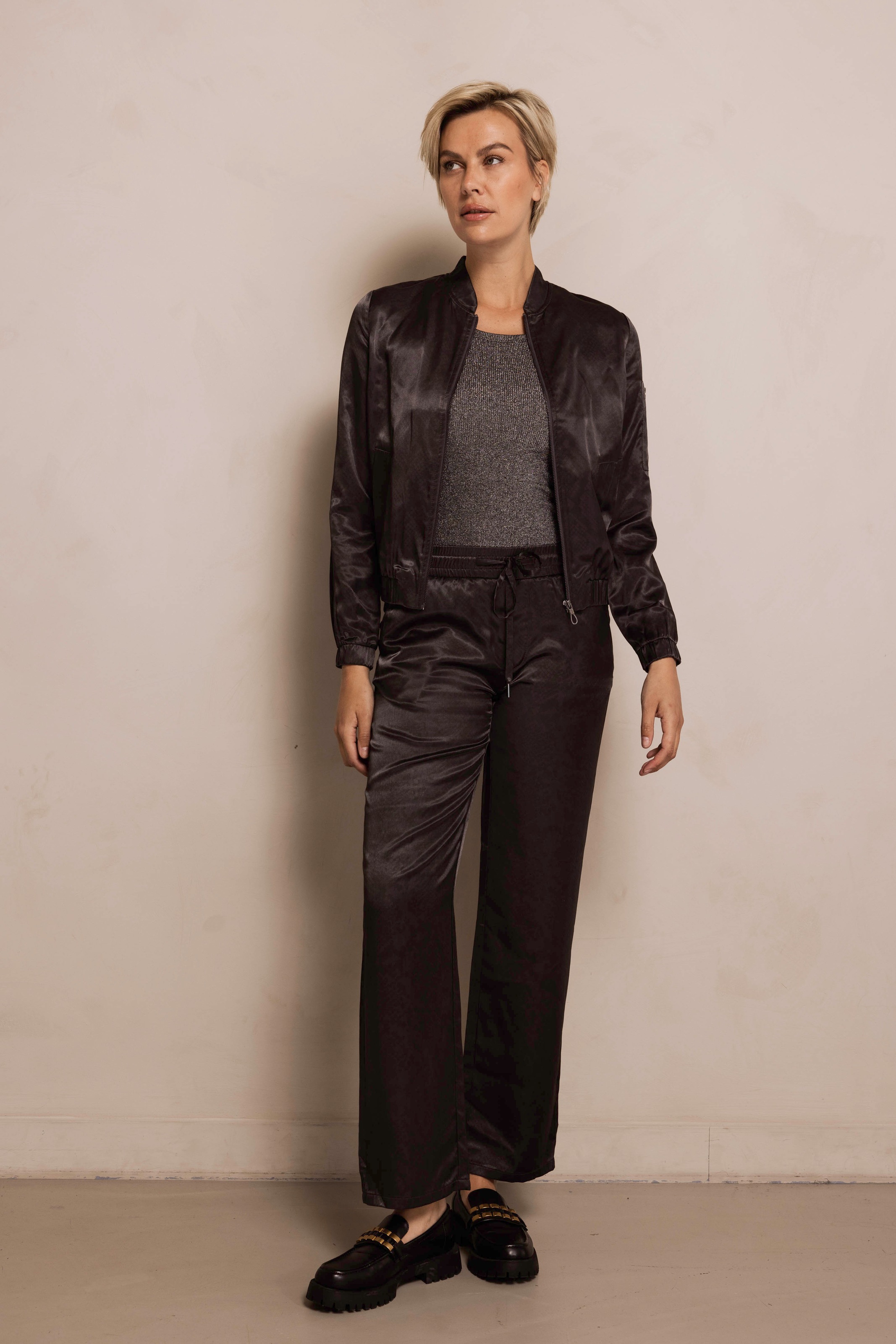 Zhrill Stoffhose »ZHISLA«  mit Elastikbund, leicht glänzend