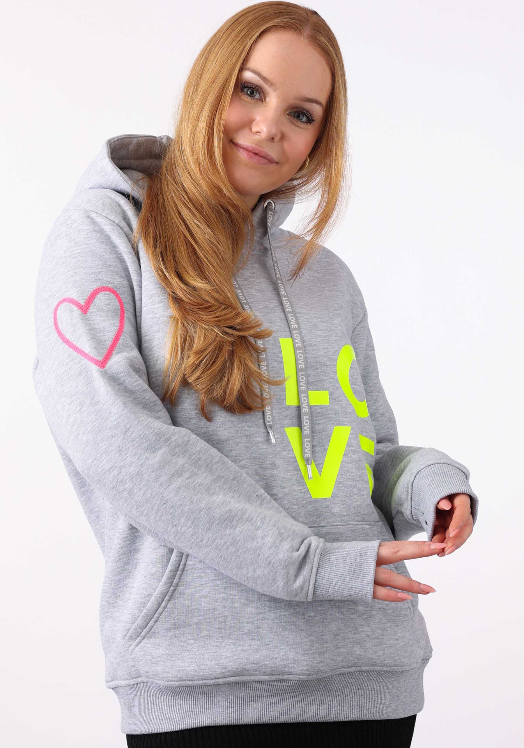 Kapuzensweatshirt, mit "Love"-Print und gesticktem Neonherz am Ärmel