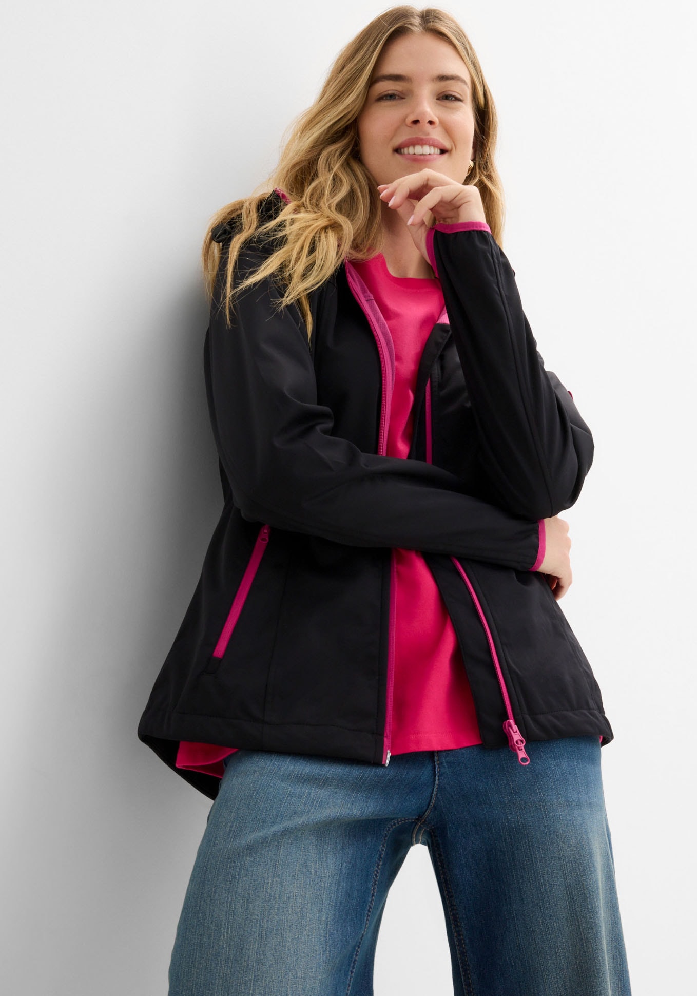 bonprix Softshelljacke mit Kapuze leichtes Material, mit 2-Wege-Reißverschluss, mit Daumenlöchern