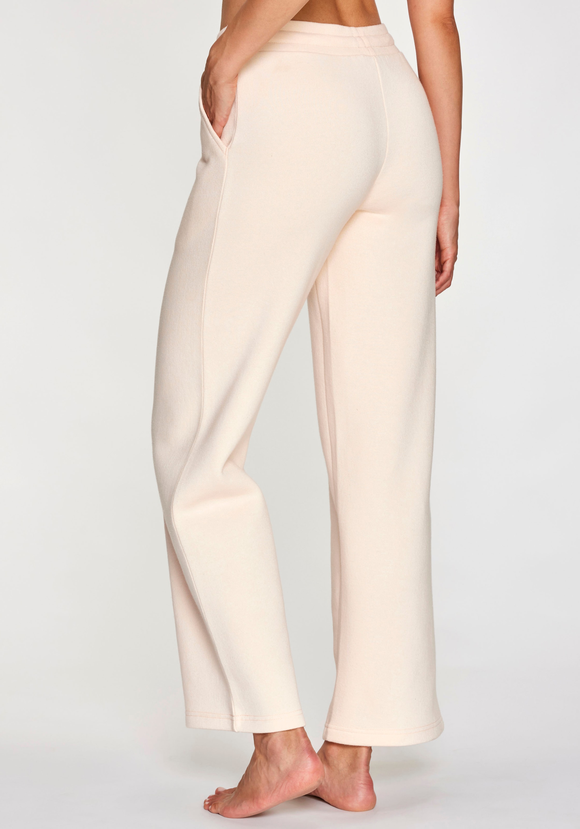H.I.S Relaxhose, mit weitem Bein und aus ultraweicher Sweatqualität, Loungewear