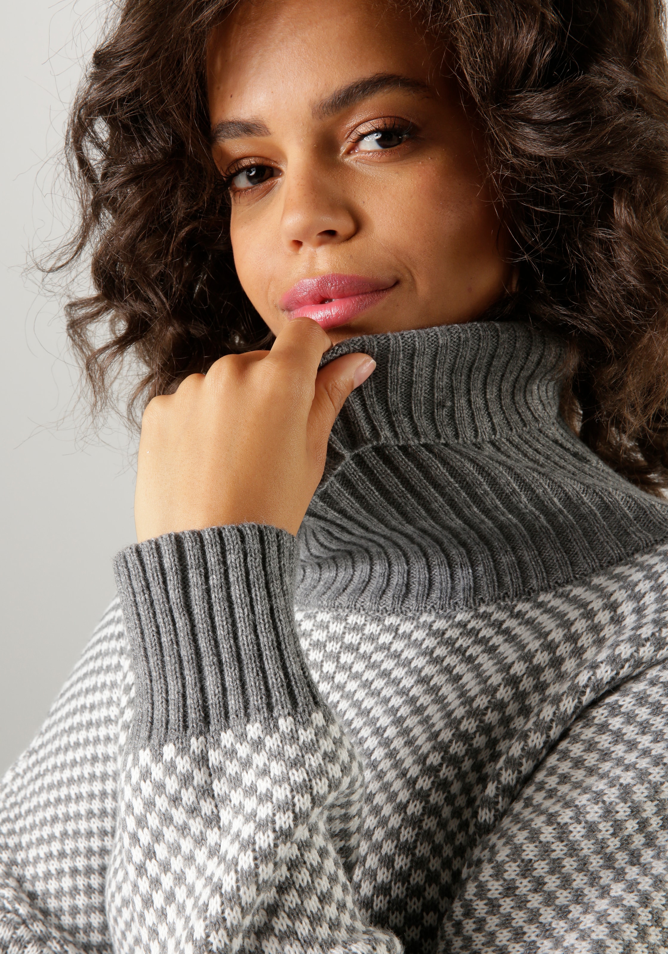 Aniston CASUAL Strickpullover im Karo-Dessin mit Streifen-Optik