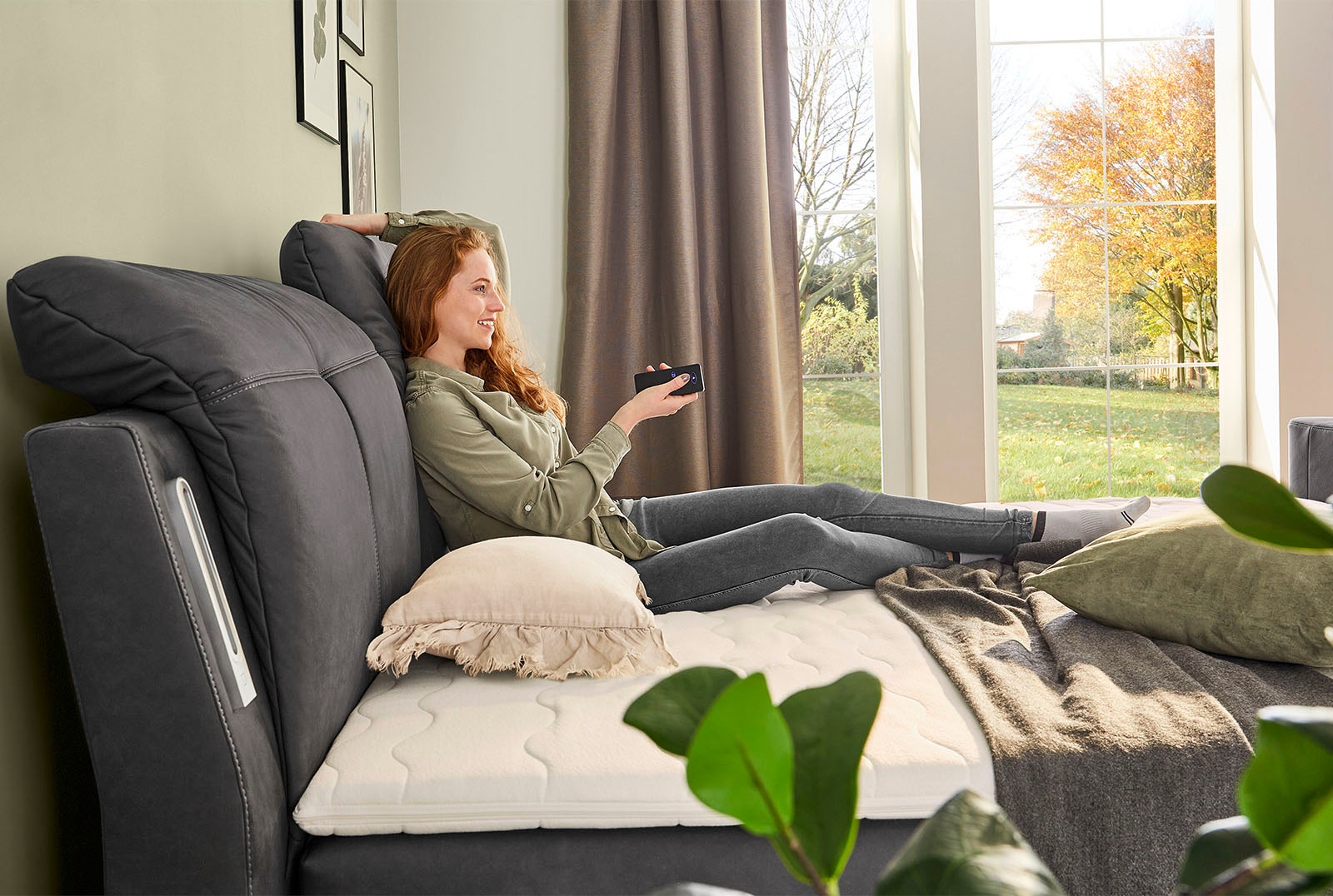 Jockenhöfer Gruppe Boxspringbett »Movie Star«, mit versenkbarem TV-Lift, Fernbedienung, LED-Licht, USB-Ladestation und verstellbaren Kopfstützen