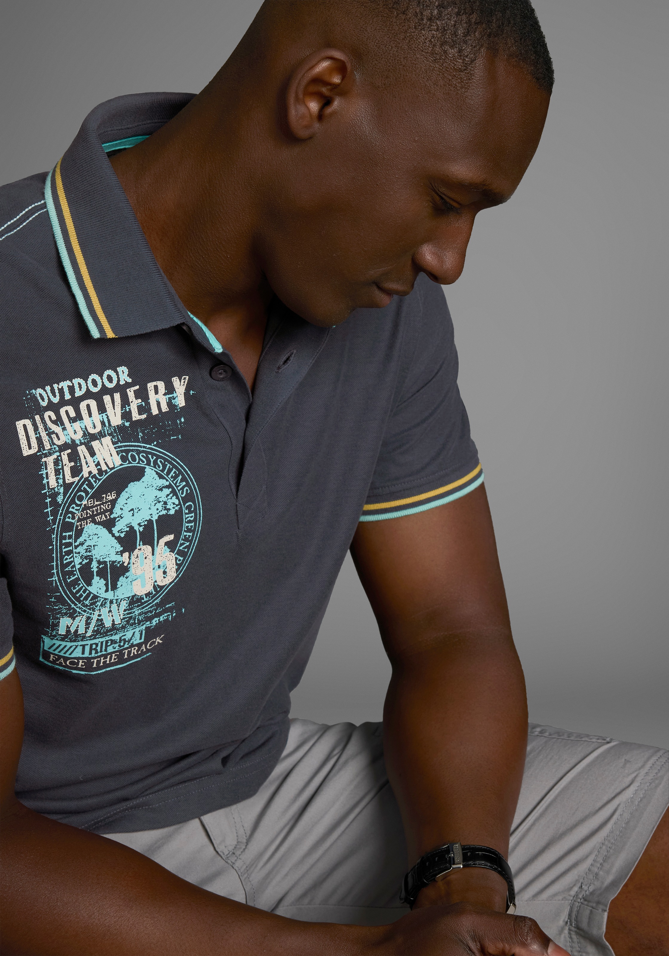 Man's World Poloshirt, Kurzarm, lässige Passform, mit trendigem Print, Polokragen
