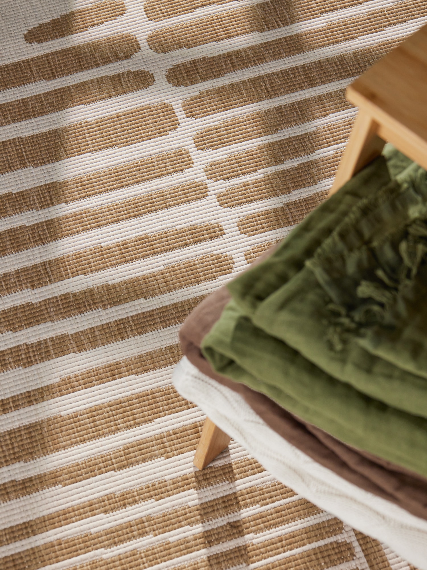 Ted Baker Teppich »Bounds , Wendeteppich« rund 8 mm Höhe Designteppich, Wetterfest, Pflegeleicht, Modern, Wohnzimmer, Terrasse