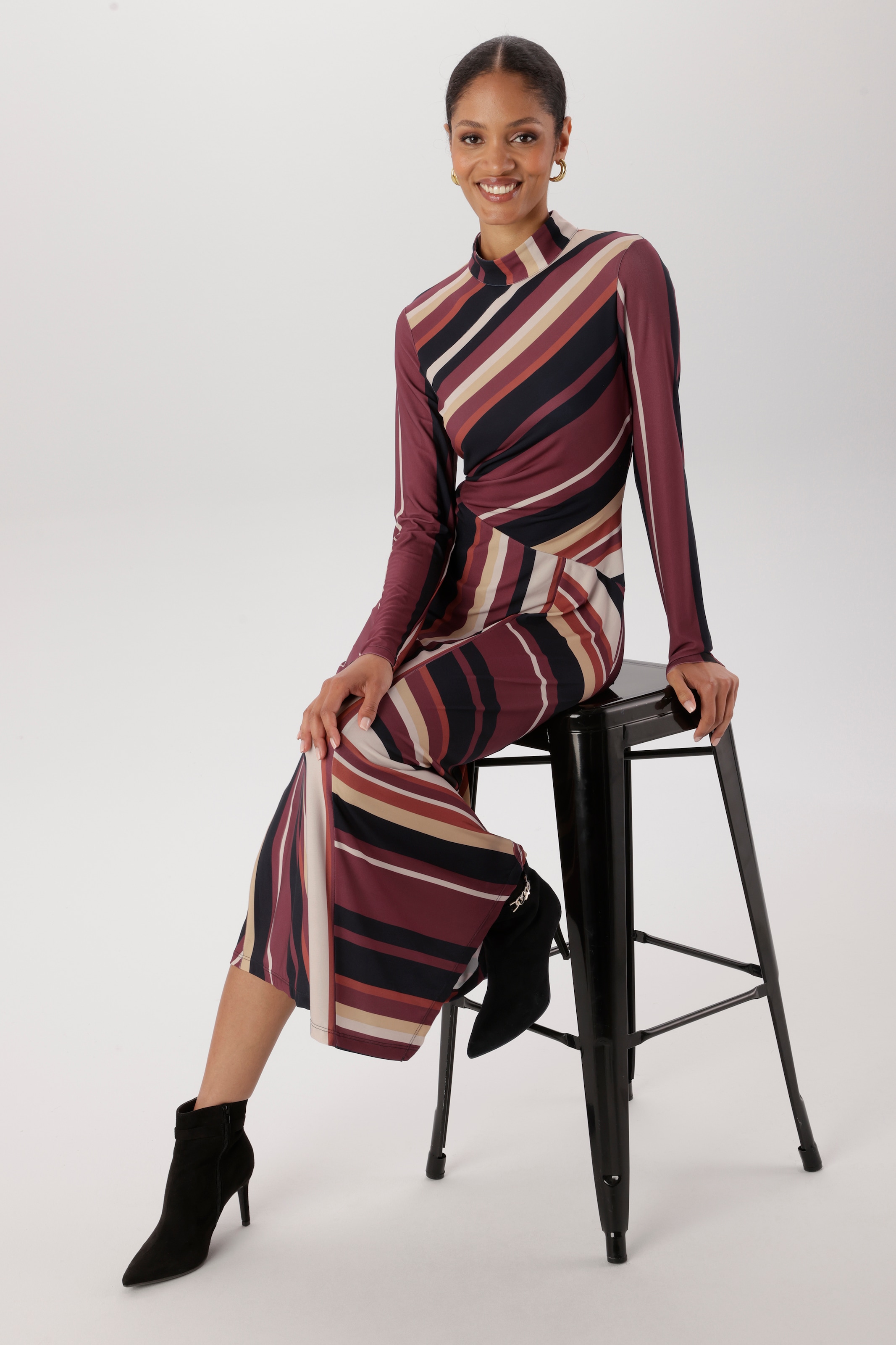 Aniston SELECTED Maxikleid Hinten mit 2 Knöpfen am Kragen zu schließen - NEUE KOLLEKTION