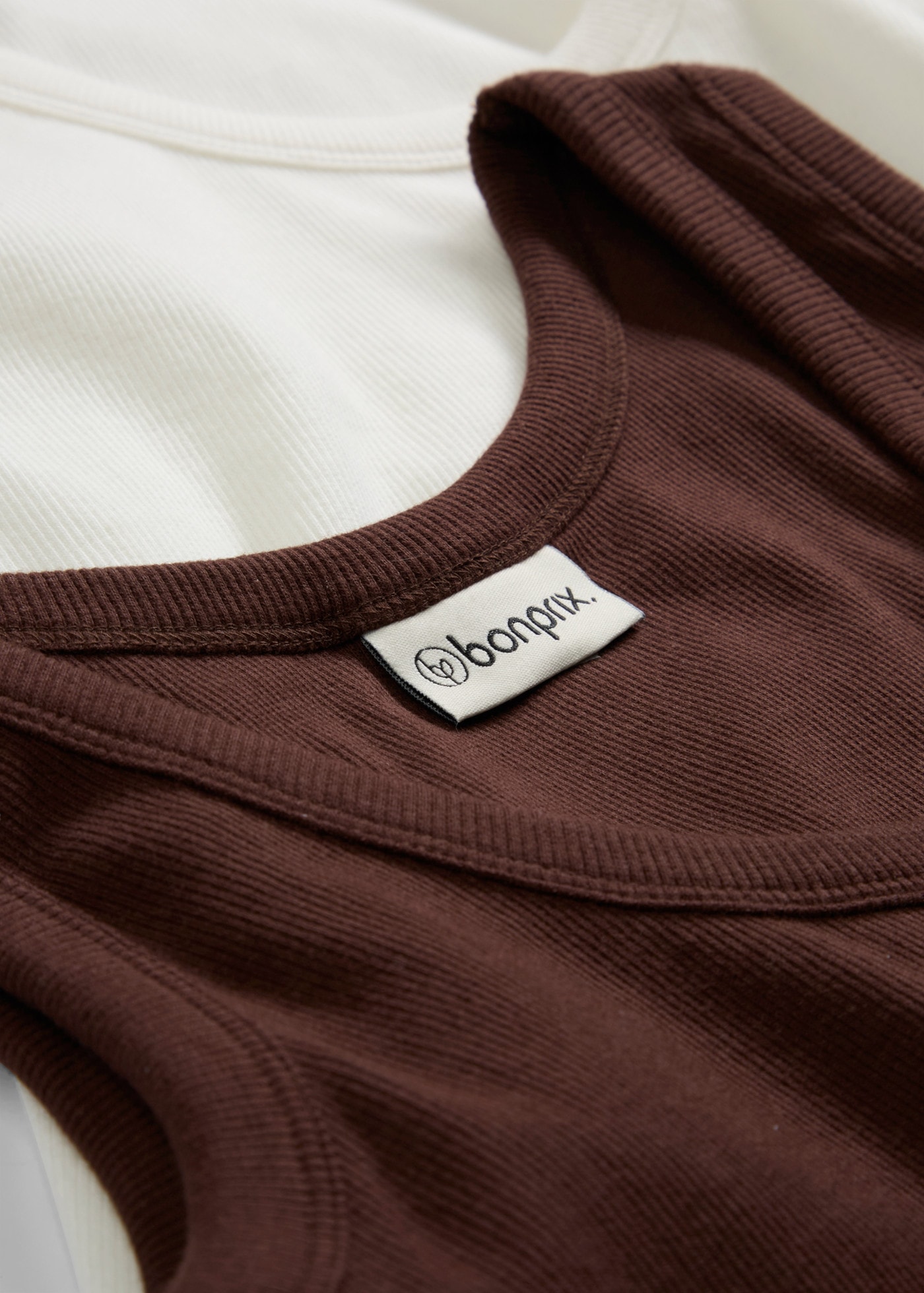 bonprix Tanktop Packung, 2er,  ärmelloses Design, schmale Passform, aus Baumwolle und Elasthan