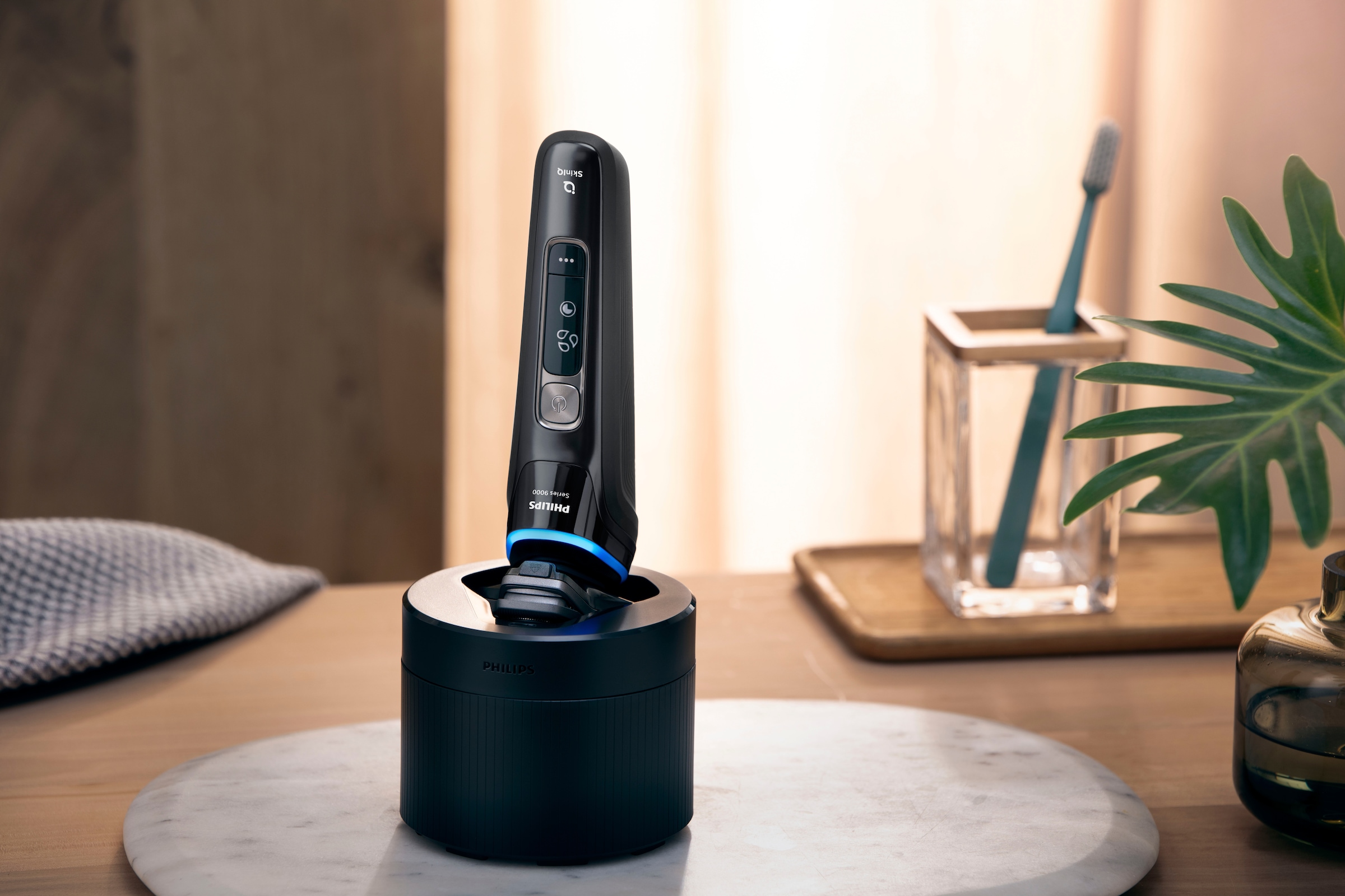 Philips Elektrorasierer »Shaver Series 9000 S9976/55«, integrierter Präzisionstrimmer, 1 Reinigungskartusche, Ladestand, Etui, mit SkinIQ Technologie