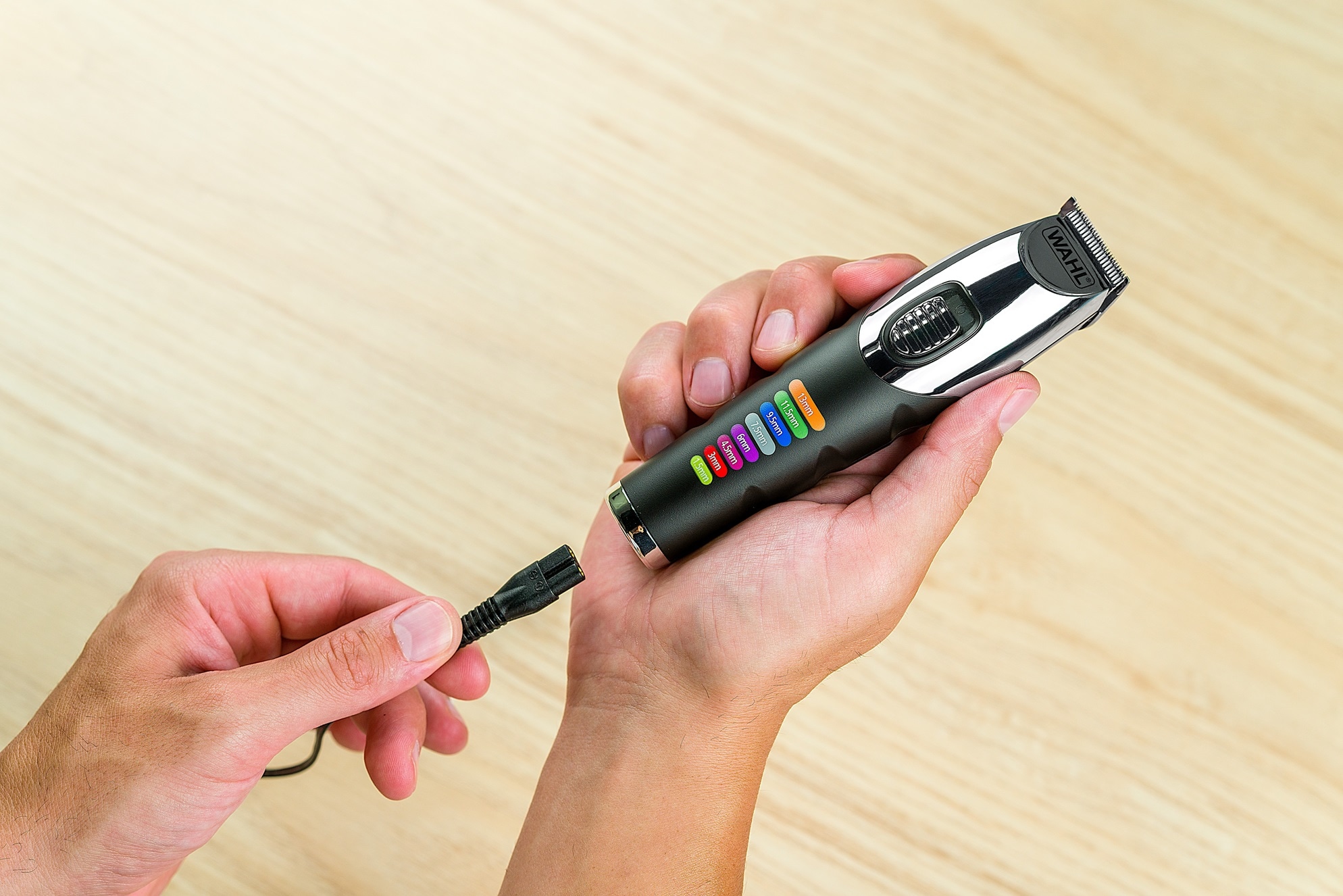 Wahl Bartschneider »Color Trim«, 9 Aufsätze, Farbcodierte Aufsteckkämme, Lithium-Ionen-Technologie, USB Aufladung