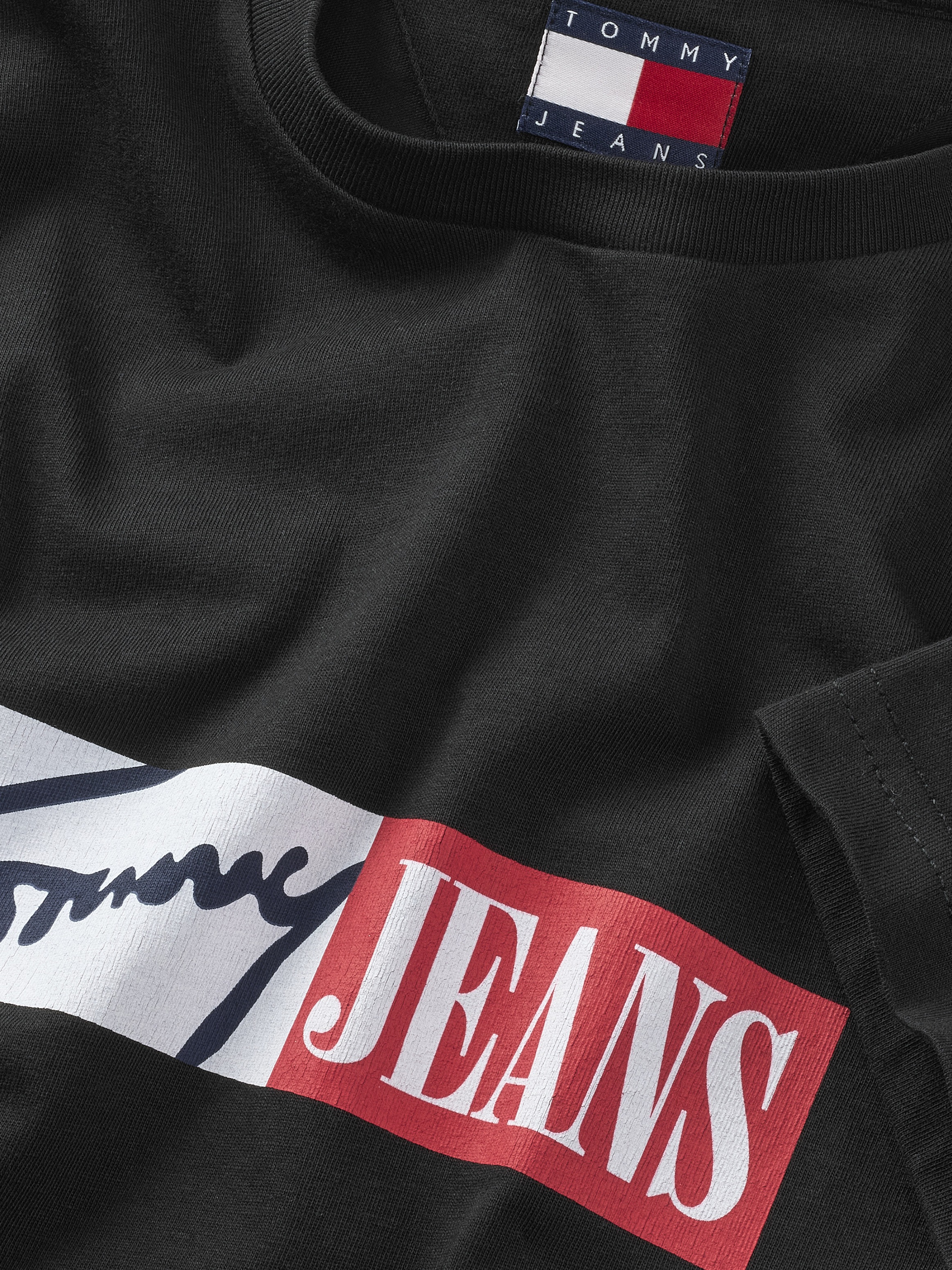 Tommy Jeans Plus Rundhalsshirt »TJM SLIM ENTRY GRAPHIC TEE EXT«, in Großen Größen, mit Logostickerei am Ärmel