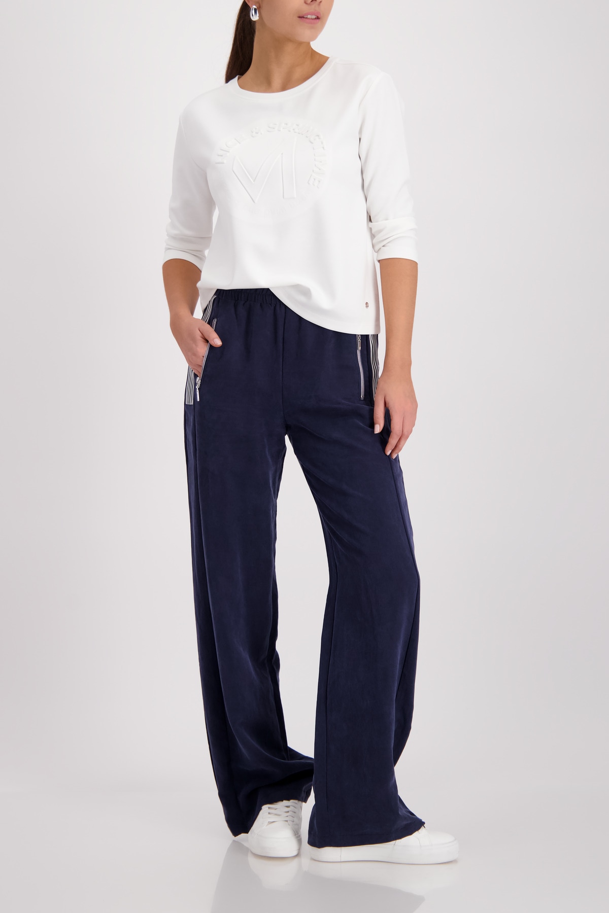 Monari Sweatshirt , Rundhalsausschnitt, Prägedruck mit Strasssteinen, Regular Fit
