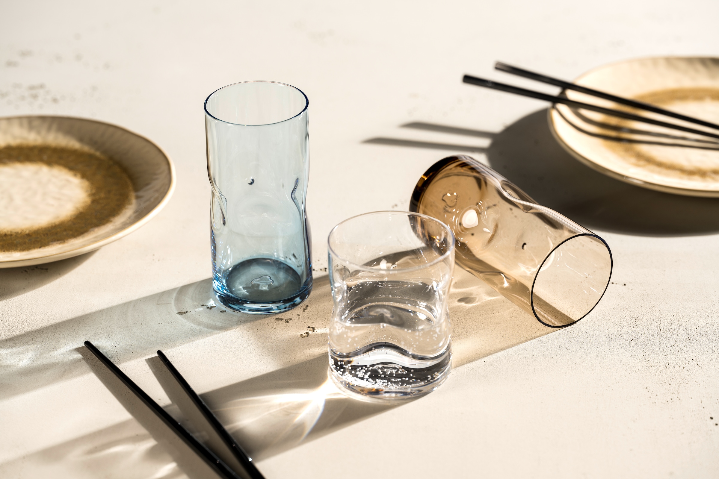 LEONARDO Gläser-Set »Trinkglas VESUVIO, 300 ml, 4er-Set« konische Form, markantes Design - mit Einquetschungen