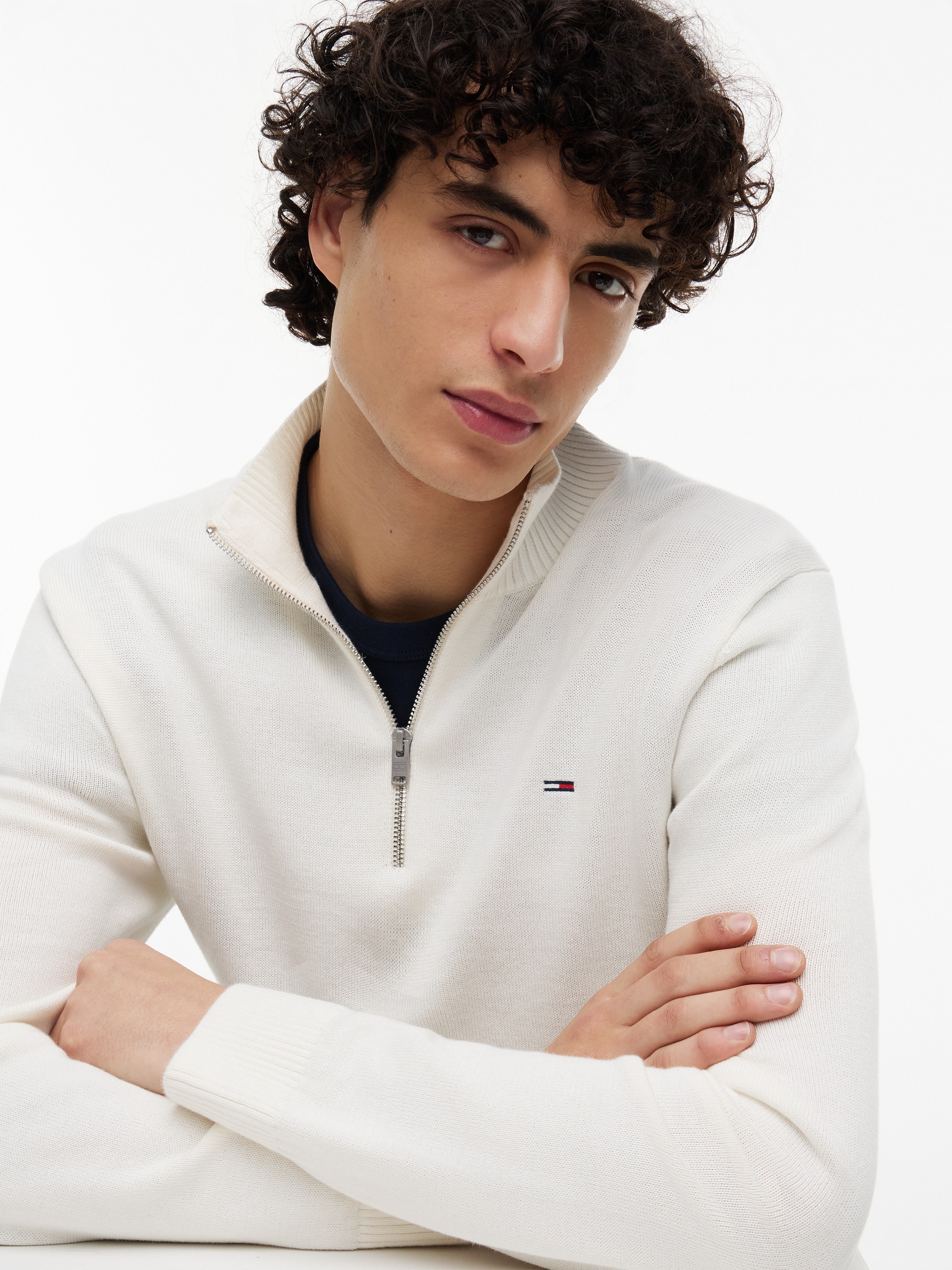 Tommy Jeans Strickpullover »TJM SLM ESS LIGHT ¼ ZIP SWTR EXT« Mit Rundhalsausschnitt