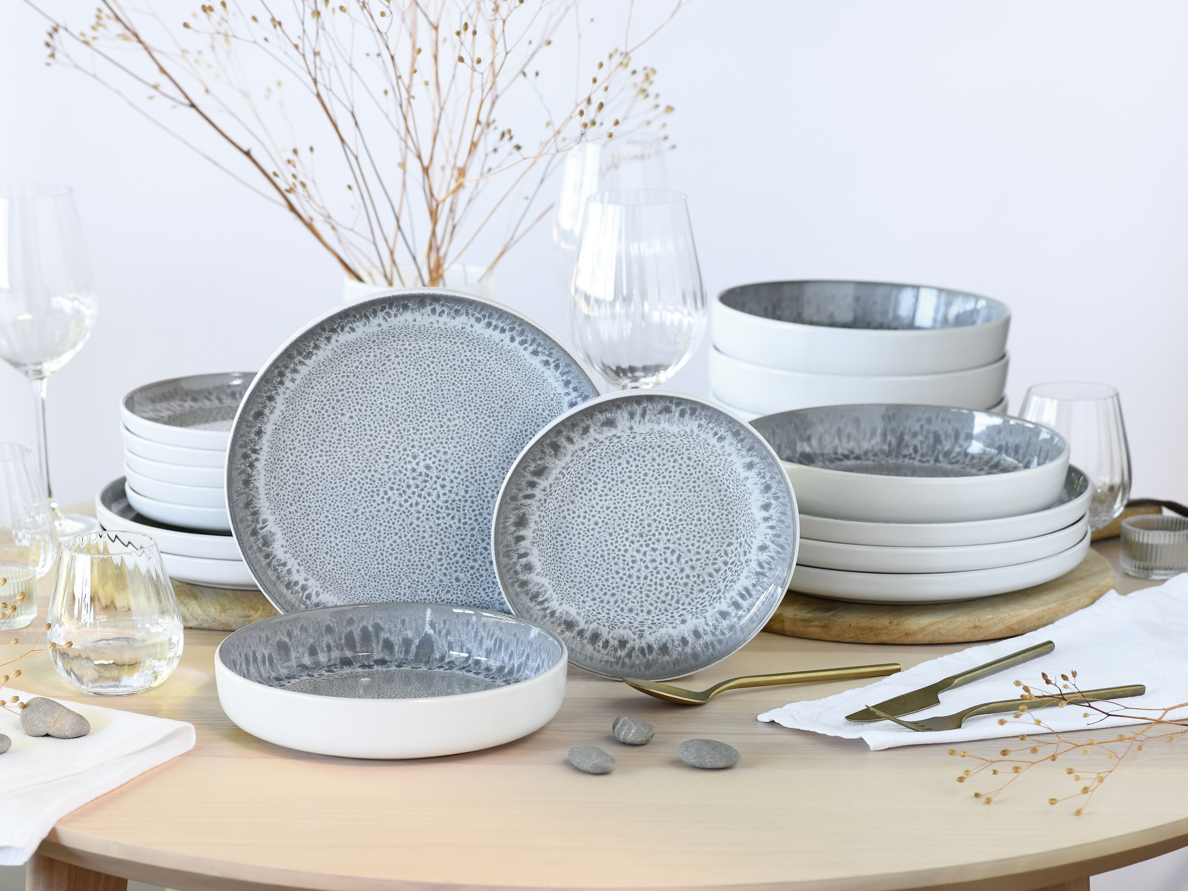 OTTO home Teller-Set »modernes Geschirr-Set, Service Lykk« hohe Haltbarkeit, spülmaschinen- & mikrowellengeeignet, Reaktivglasur