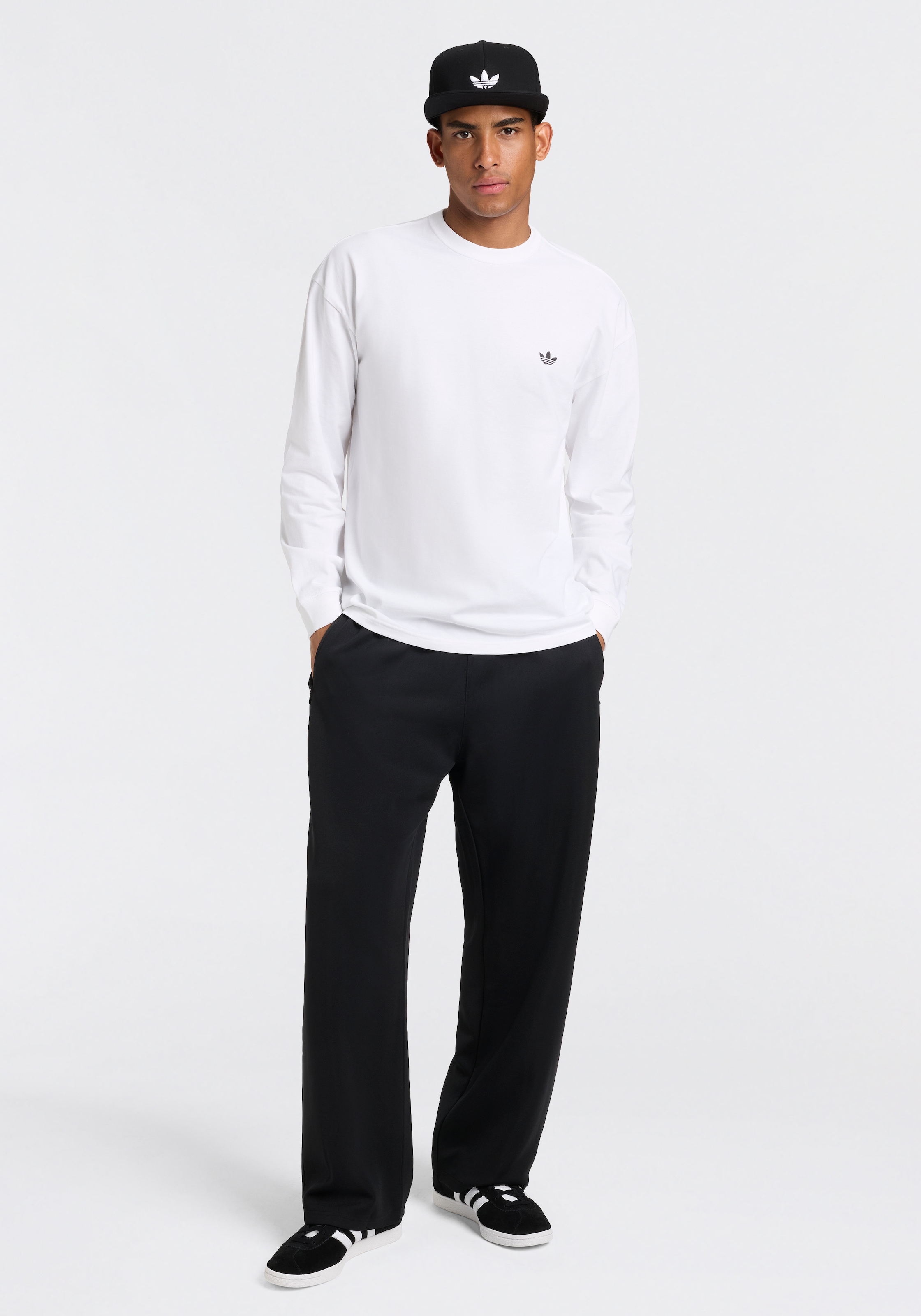 adidas Originals T-Shirt »TREFOIL ESSENTIALS LONGSLEEVE« mit Rundhalsausschnitt, in normaler Länge, Kurzarmdesign