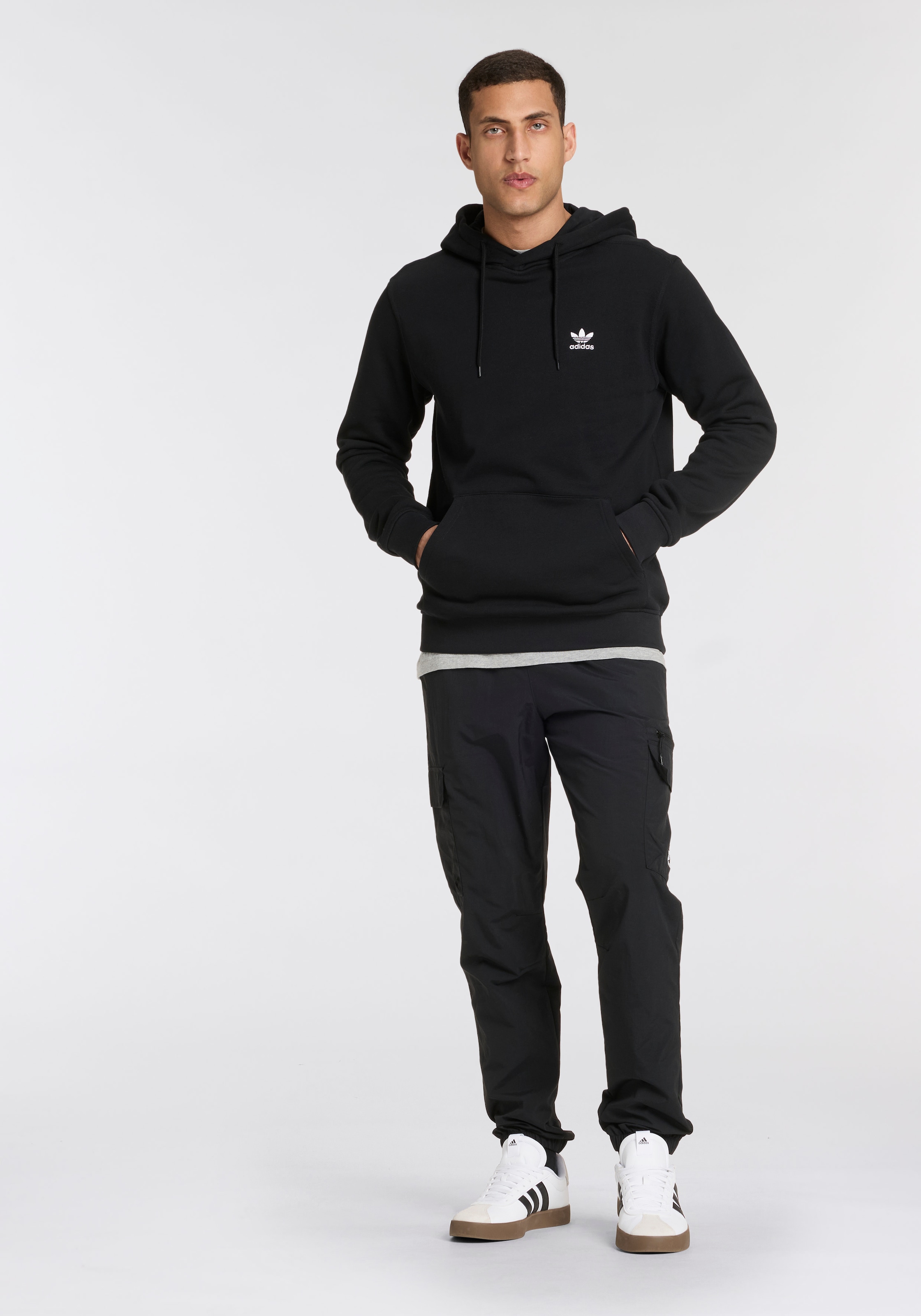 adidas Originals Sporthose »ESS WOVEN CARGO«, (1 tlg.)