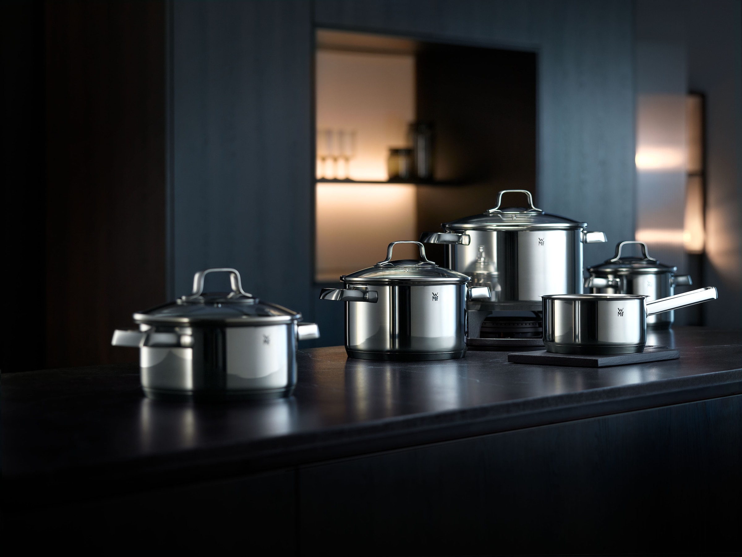 WMF Topf-Set »Belmonte, mit Glasdeckeln«, Cromargan® Edelstahl Rostfrei 18/10, (Set, 9 tlg.), spülmaschinengeeignet, Innenskalierung, für alle Herdarten geeignet