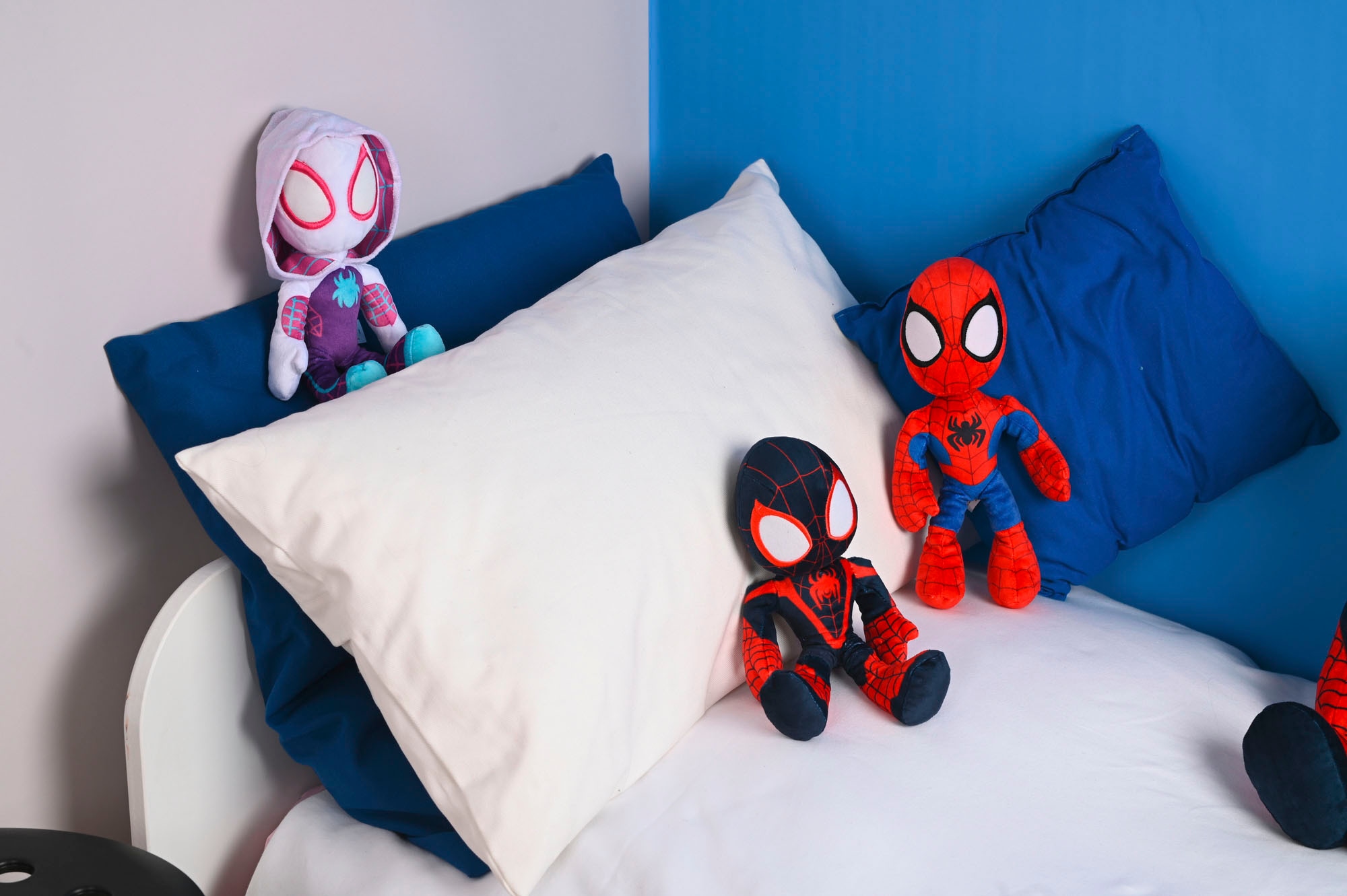 SIMBA Kuscheltier »Disney Marvel Spidey, Glow in the Dark, 25 cm«, mit Glow in the Dark Augen