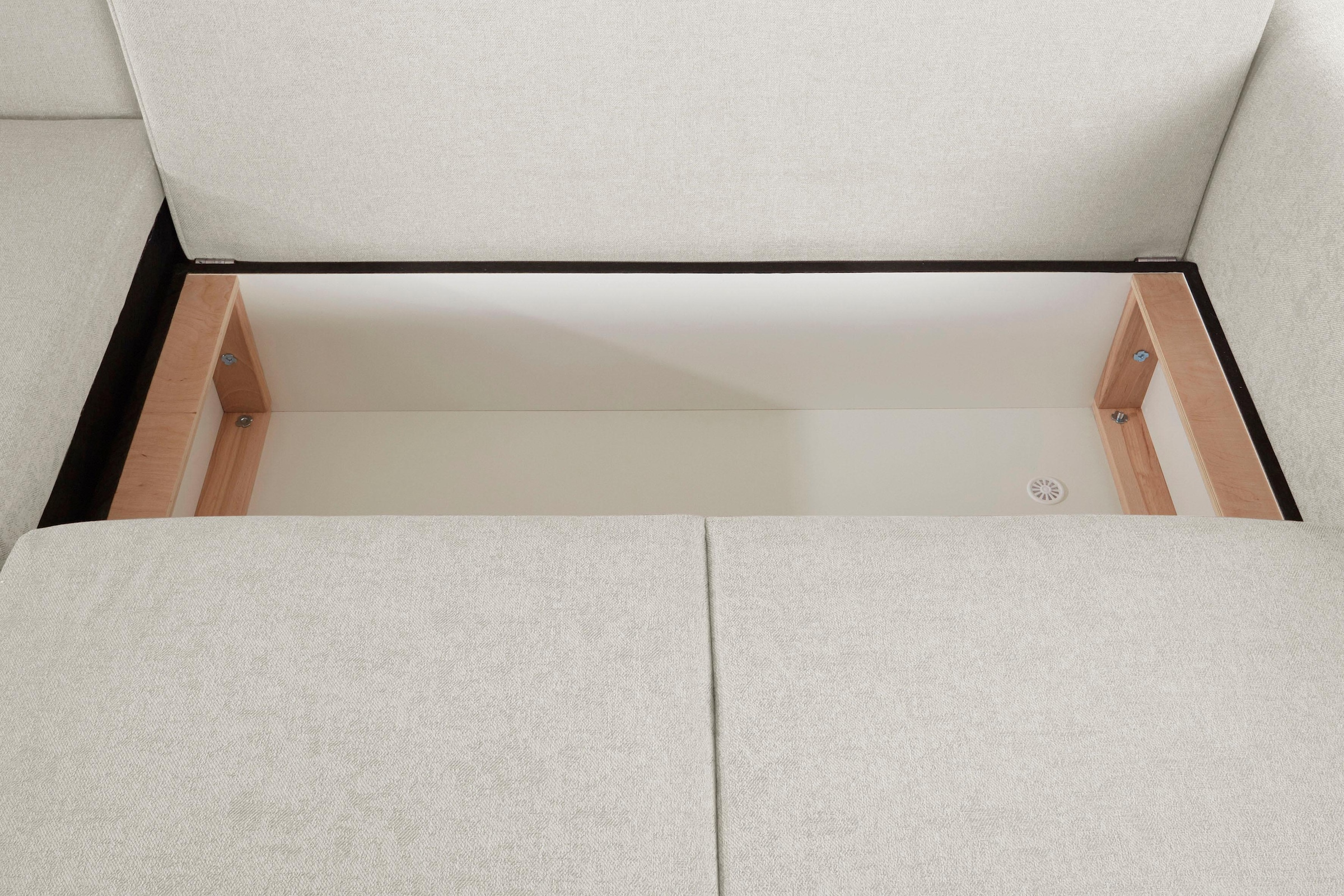 Guido Maria Kretschmer Home&Living Ecksofa »Györ«, L-Form, wahlweise mit Bettfunktion und Bettkasten incl. 2 Zierkissen