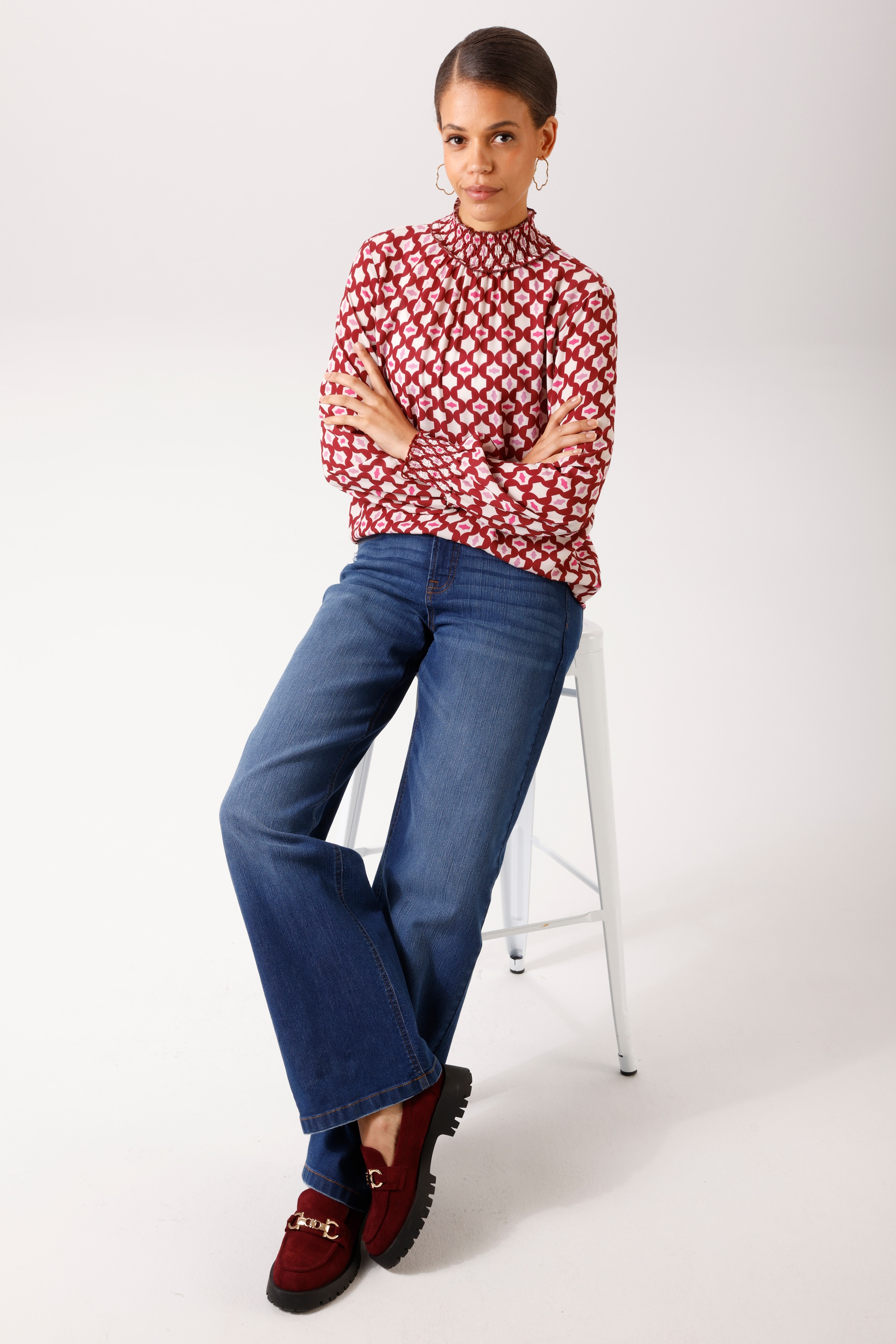 Aniston CASUAL Schlupfbluse mit trendfarbenem Retro-Druck - NEUE KOLLEKTION
