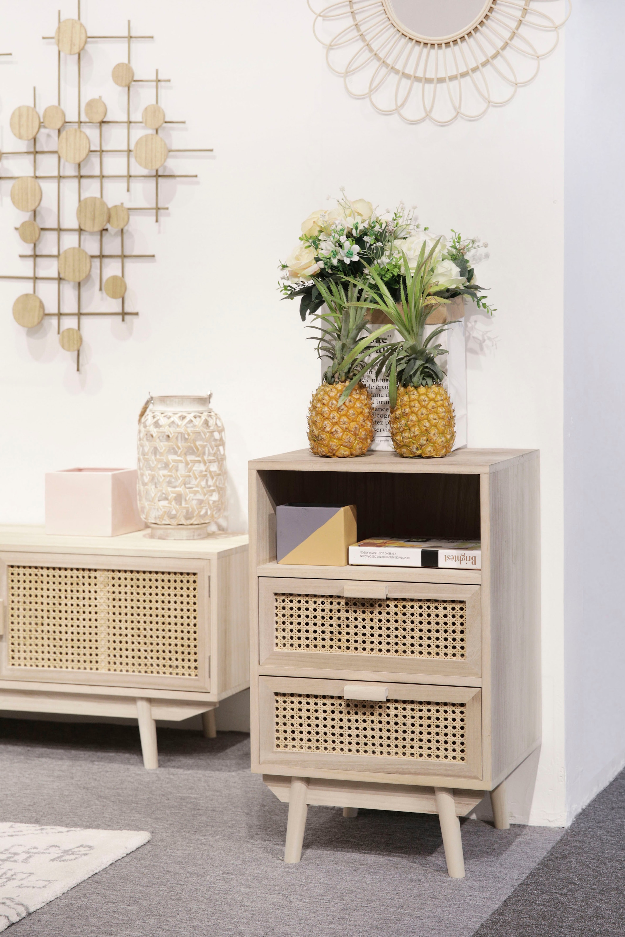 SalesFever, Kommode »Vejle Design-Sideboard für Stauraum« Charmante Schubladenfronten aus stilvollem Rattangeflecht, Natur, Furnier, Geflecht Rattan, 