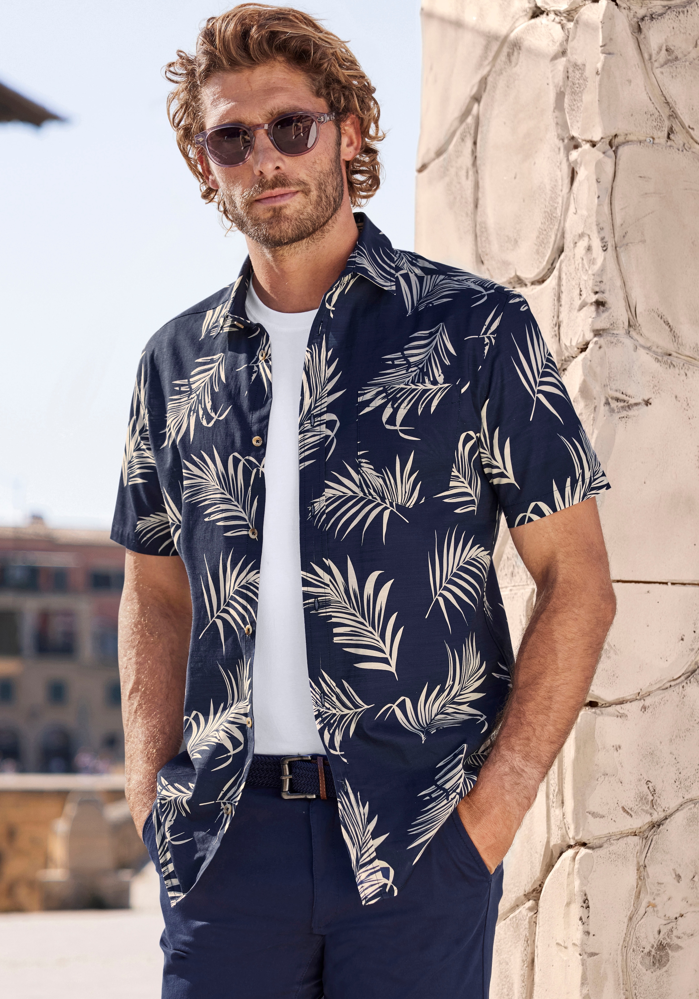 Hawaiihemd »Regular fit«, Kurzarm, Freizeithemd mit Palmenprint aus reiner Baumwolle