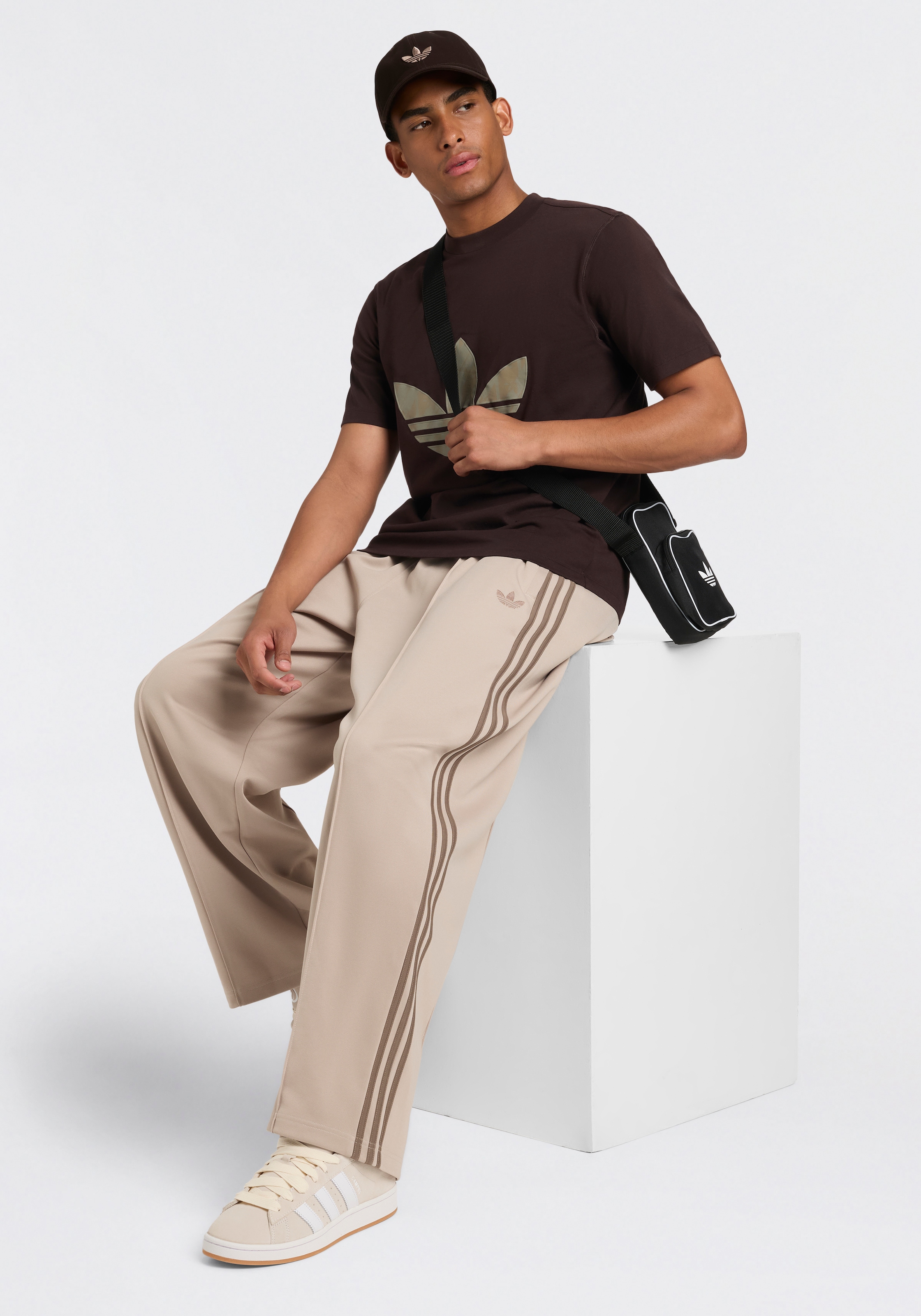 adidas Originals Sporthose »OS TP«  mit normal-weiter Passform, lange Hose, aus Baumwolle und Polyester