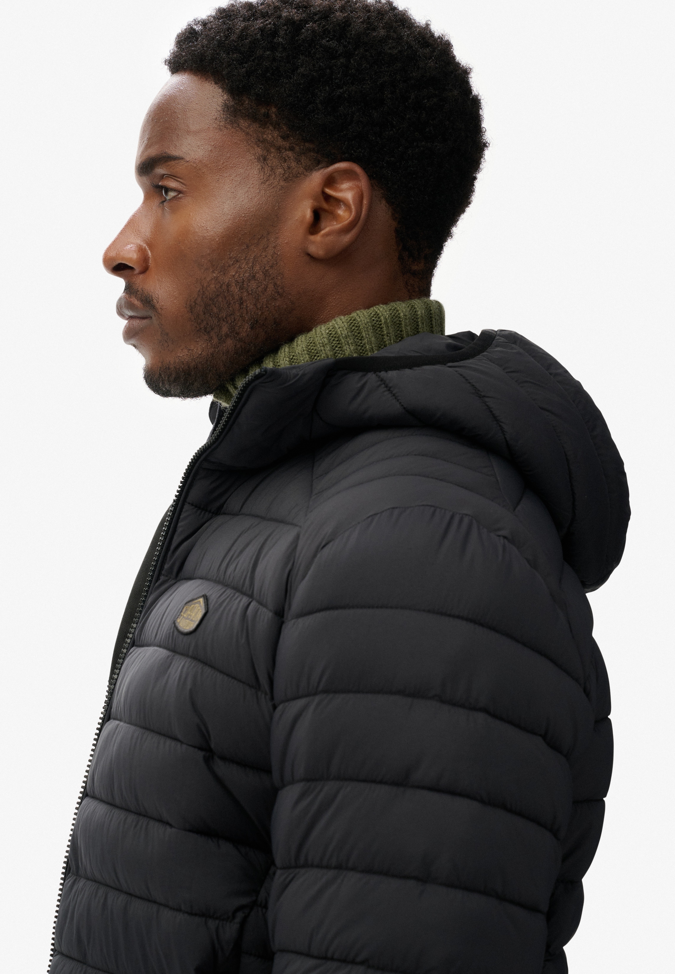 Superdry Steppjacke »Hooded Fuji Lite Jacket« mit Kapuze slim fit Form, mit Kapuze