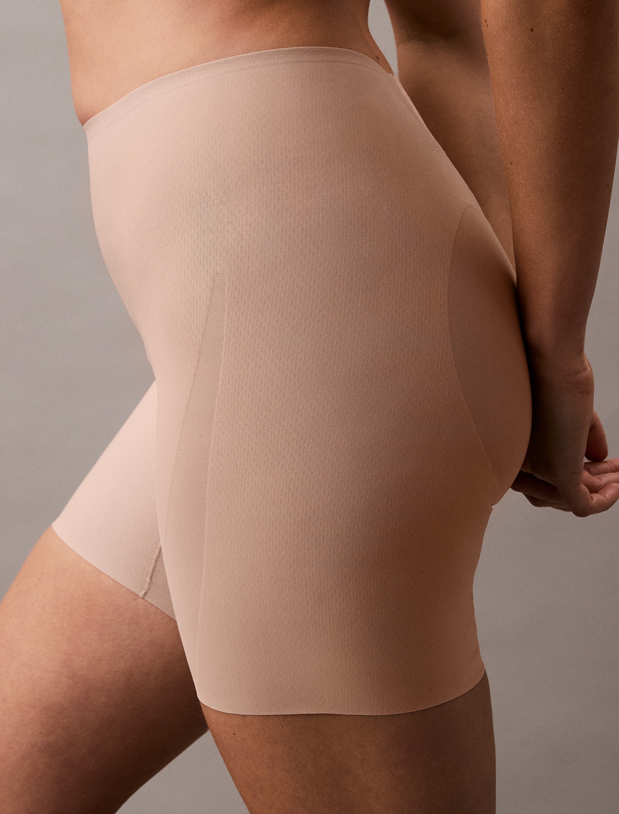 Calvin Klein Underwear Formpants »SCULPT FIRM THIGH SLIMMER SHORT«, mit Mesh-Einsätzen, shapewear